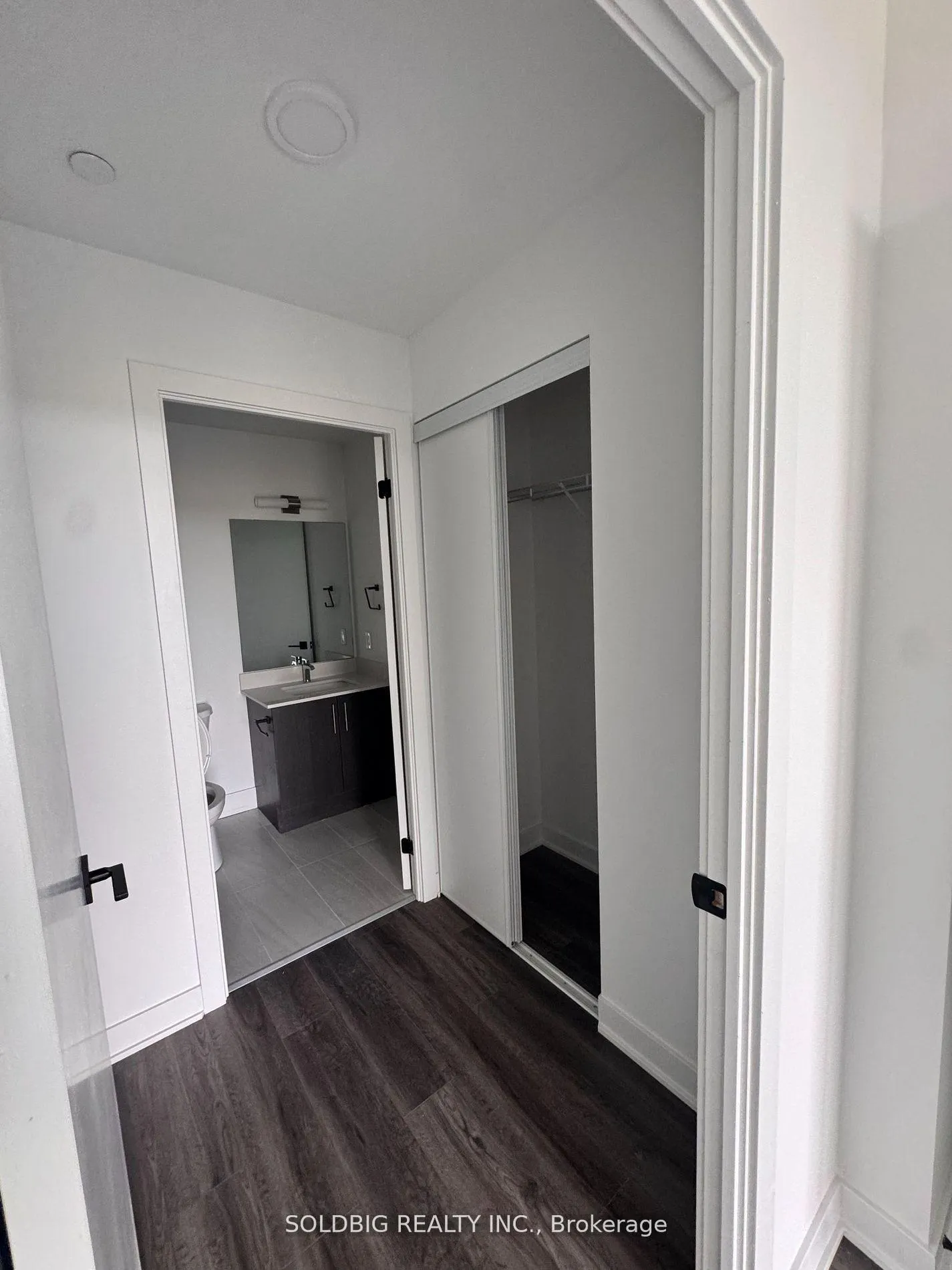 Photo 11 of Unit 917, 2782 Barton Street E, Hamilton, Riverdale — HOMEH