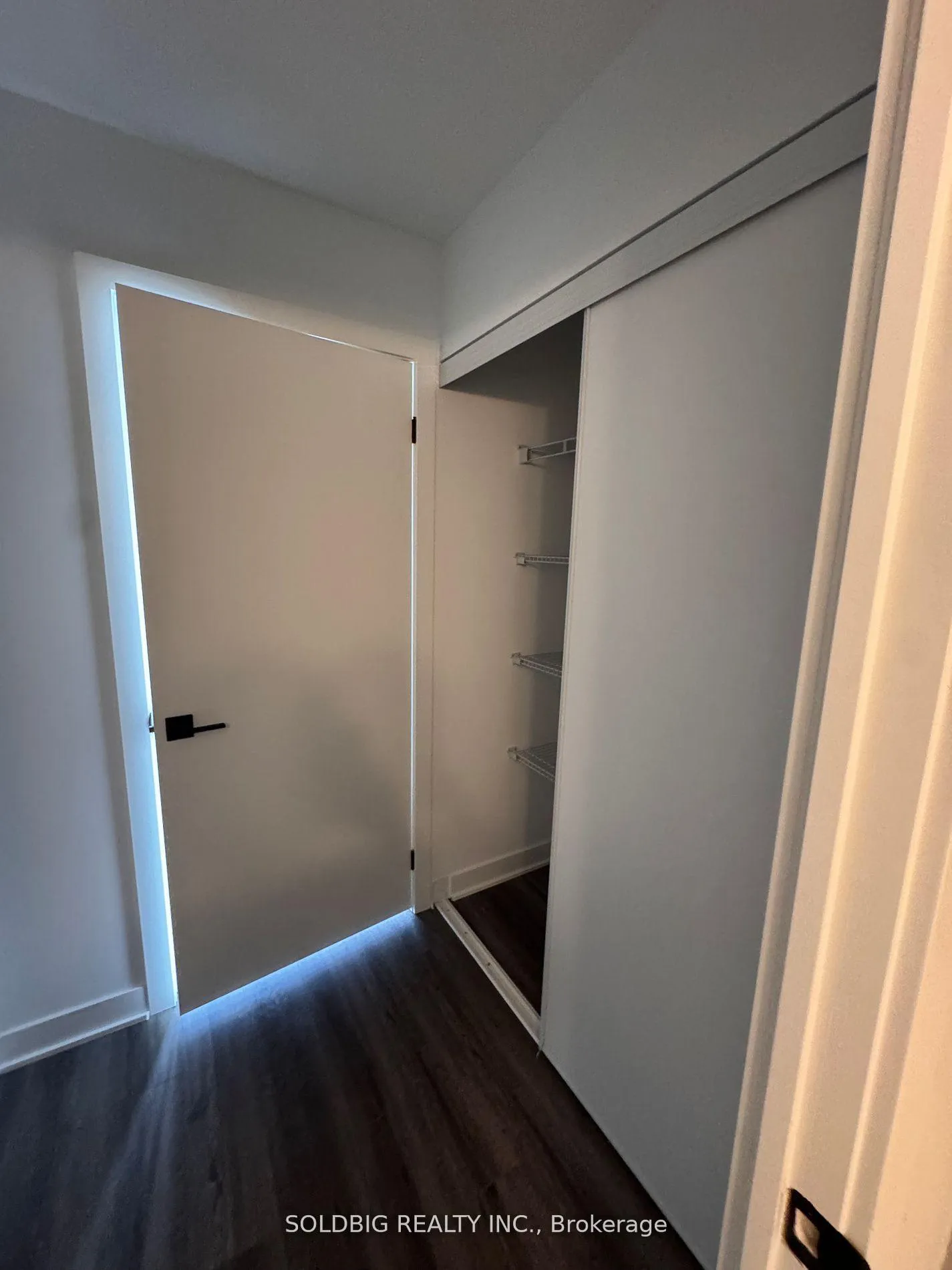 Photo 13 of Unit 917, 2782 Barton Street E, Hamilton, Riverdale — HOMEH