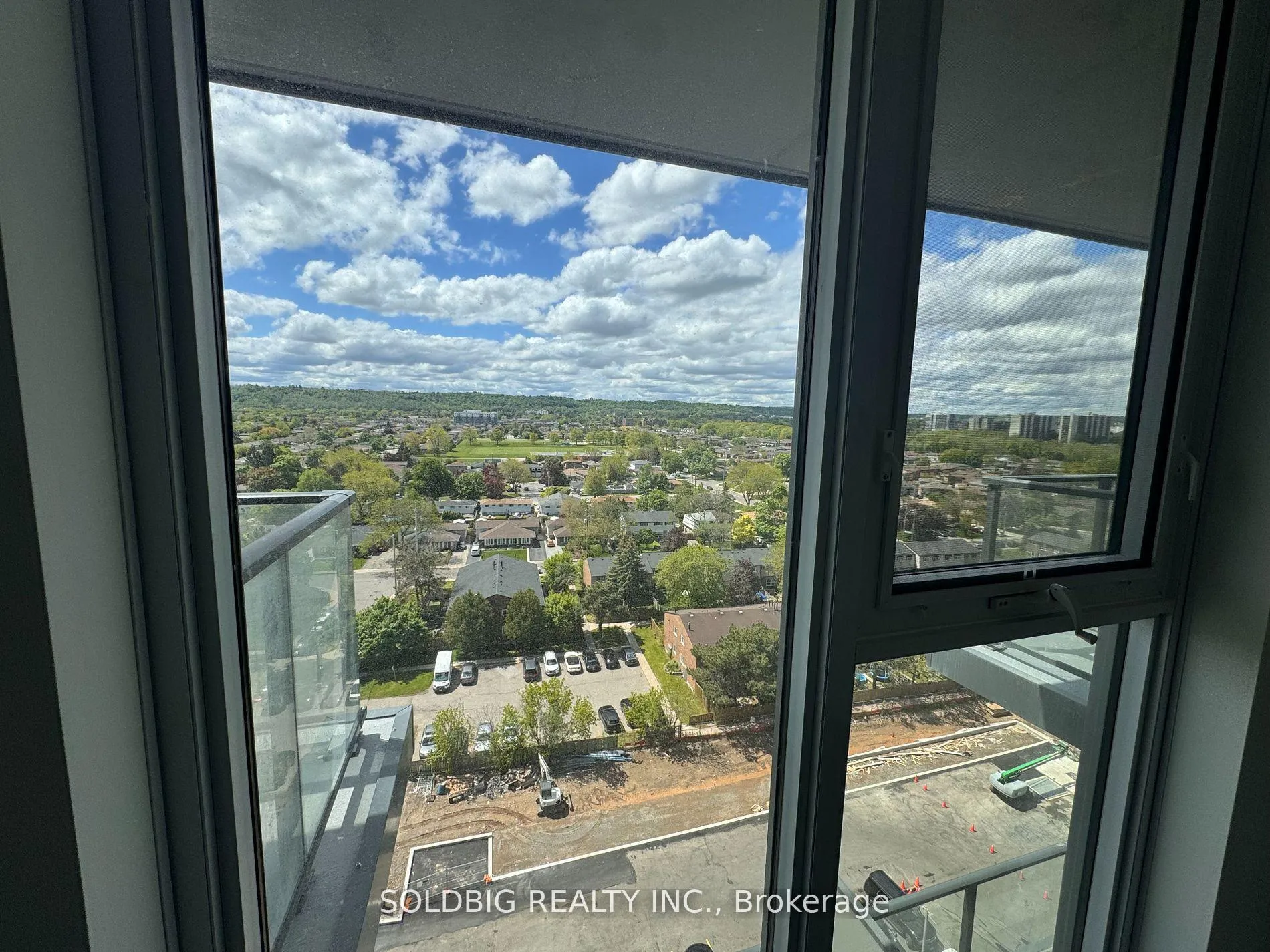 Photo 14 of Unit 917, 2782 Barton Street E, Hamilton, Riverdale — HOMEH
