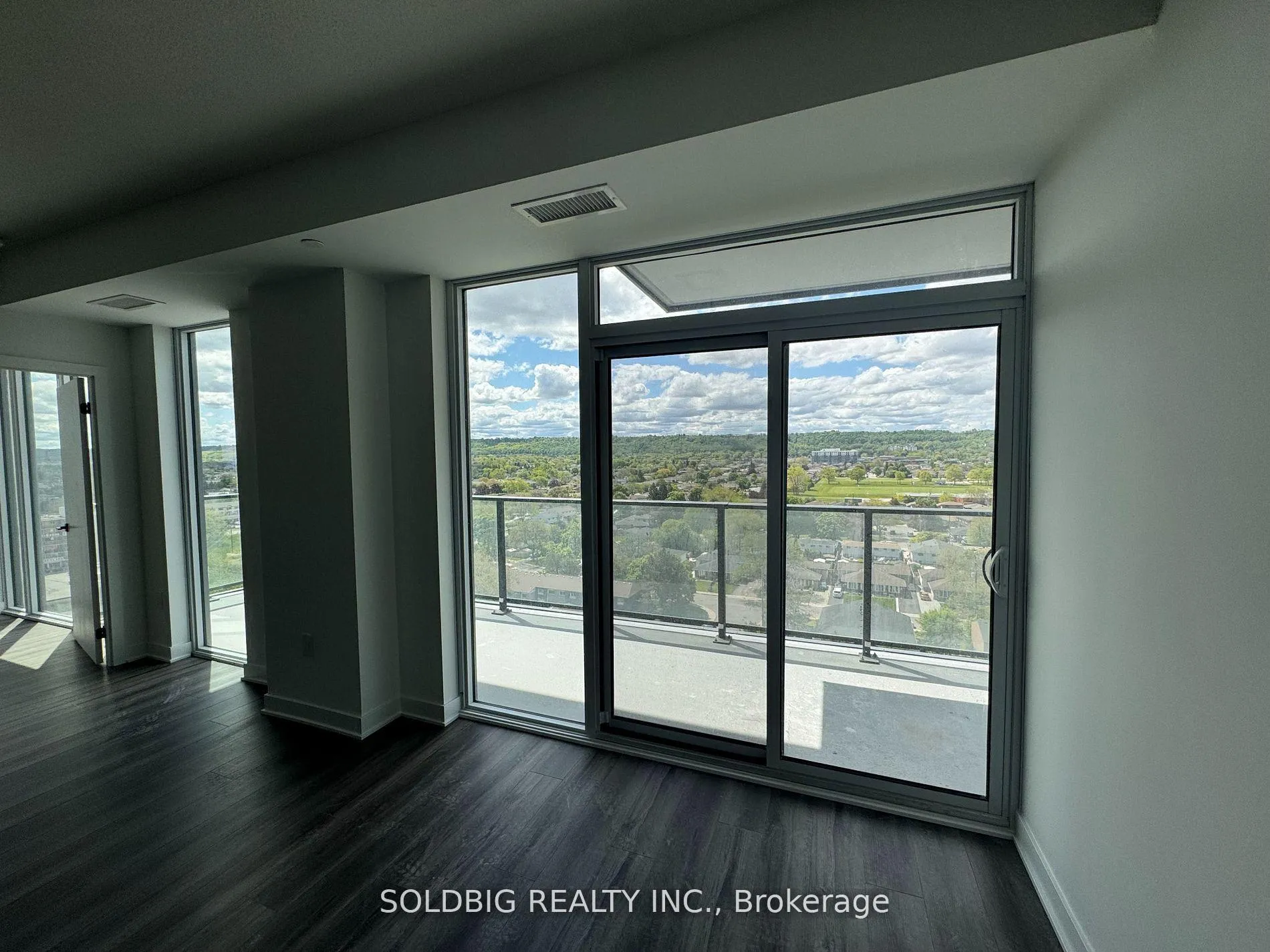 Photo 15 of Unit 917, 2782 Barton Street E, Hamilton, Riverdale — HOMEH