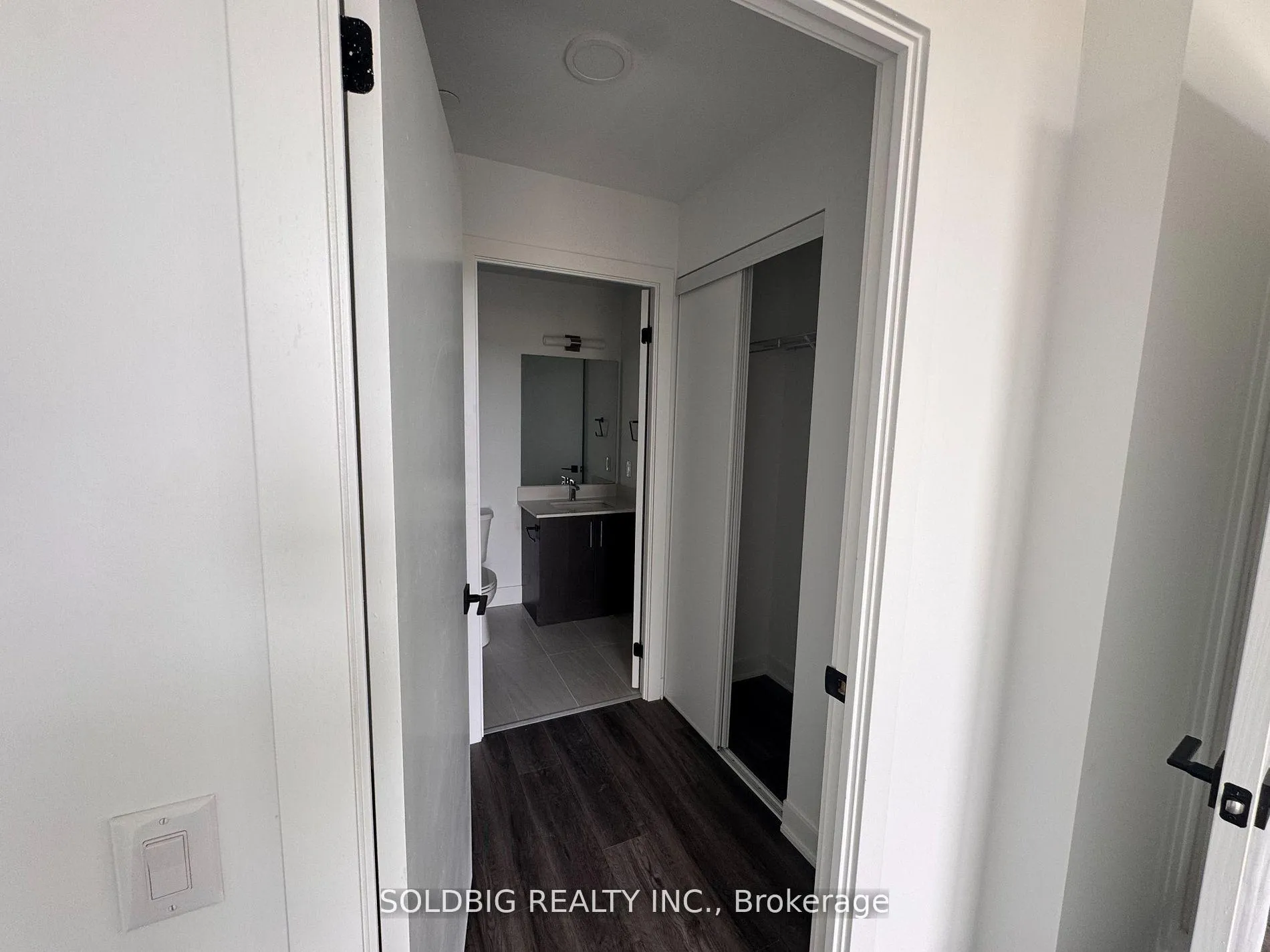 Photo 17 of Unit 917, 2782 Barton Street E, Hamilton, Riverdale — HOMEH