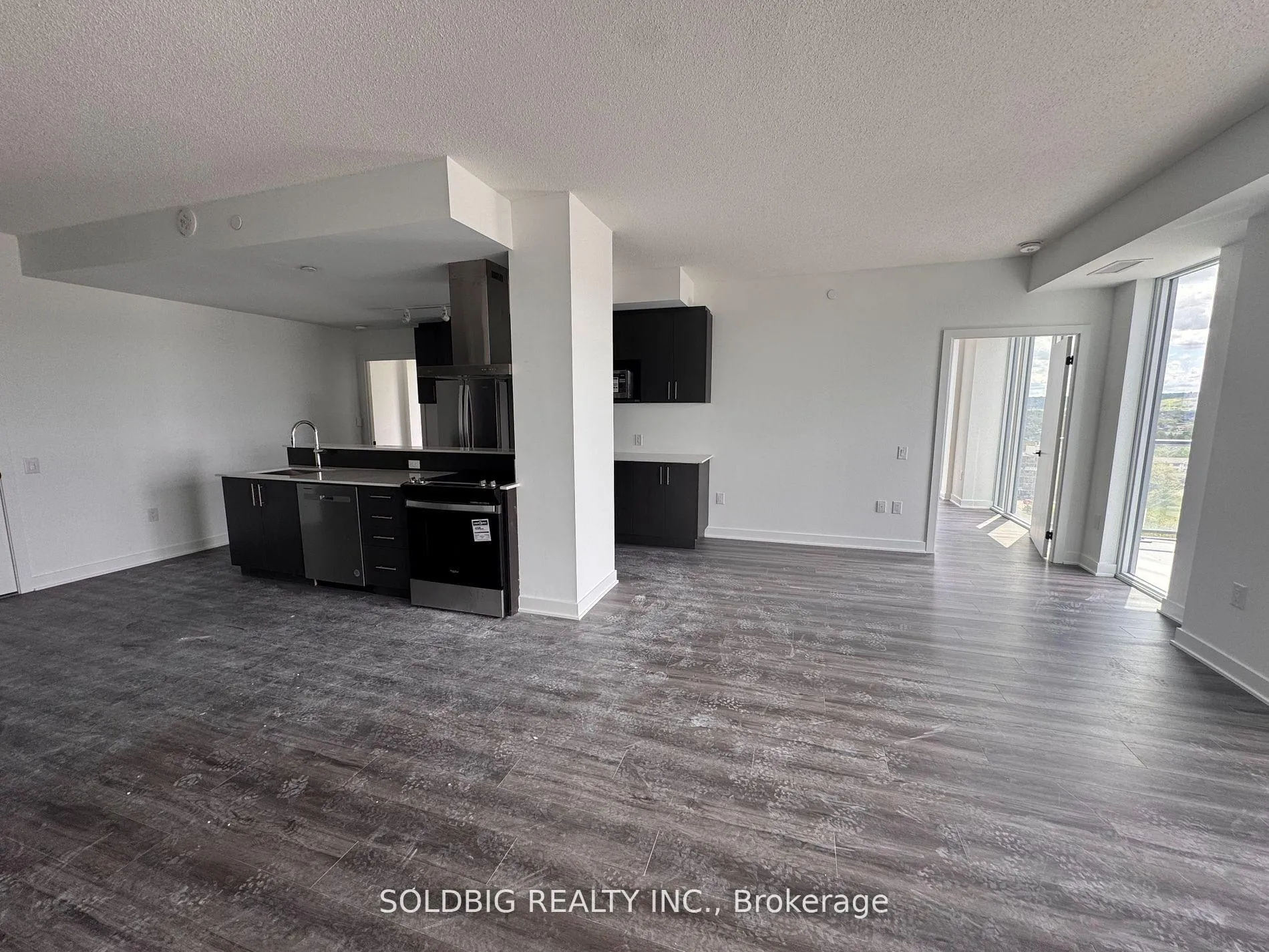 Photo 19 of Unit 917, 2782 Barton Street E, Hamilton, Riverdale — HOMEH