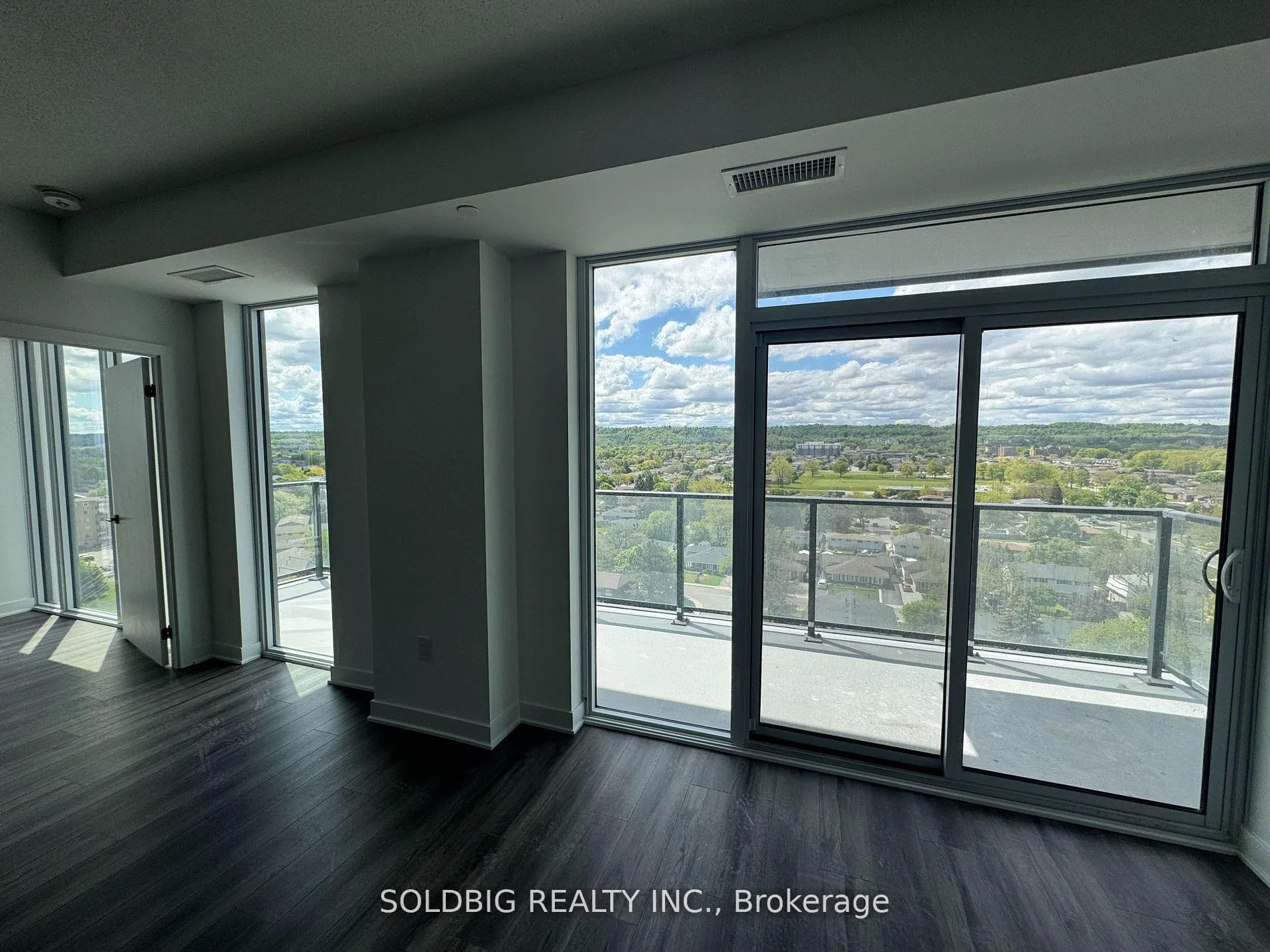 Photo 21 of Unit 917, 2782 Barton Street E, Hamilton, Riverdale — HOMEH