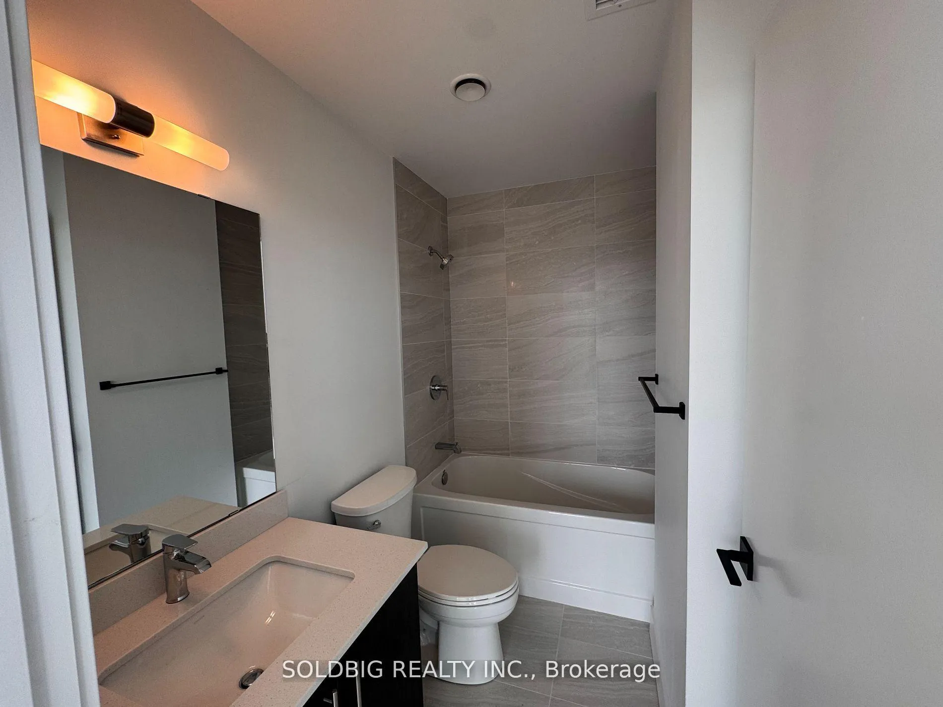 Photo 28 of Unit 917, 2782 Barton Street E, Hamilton, Riverdale — HOMEH