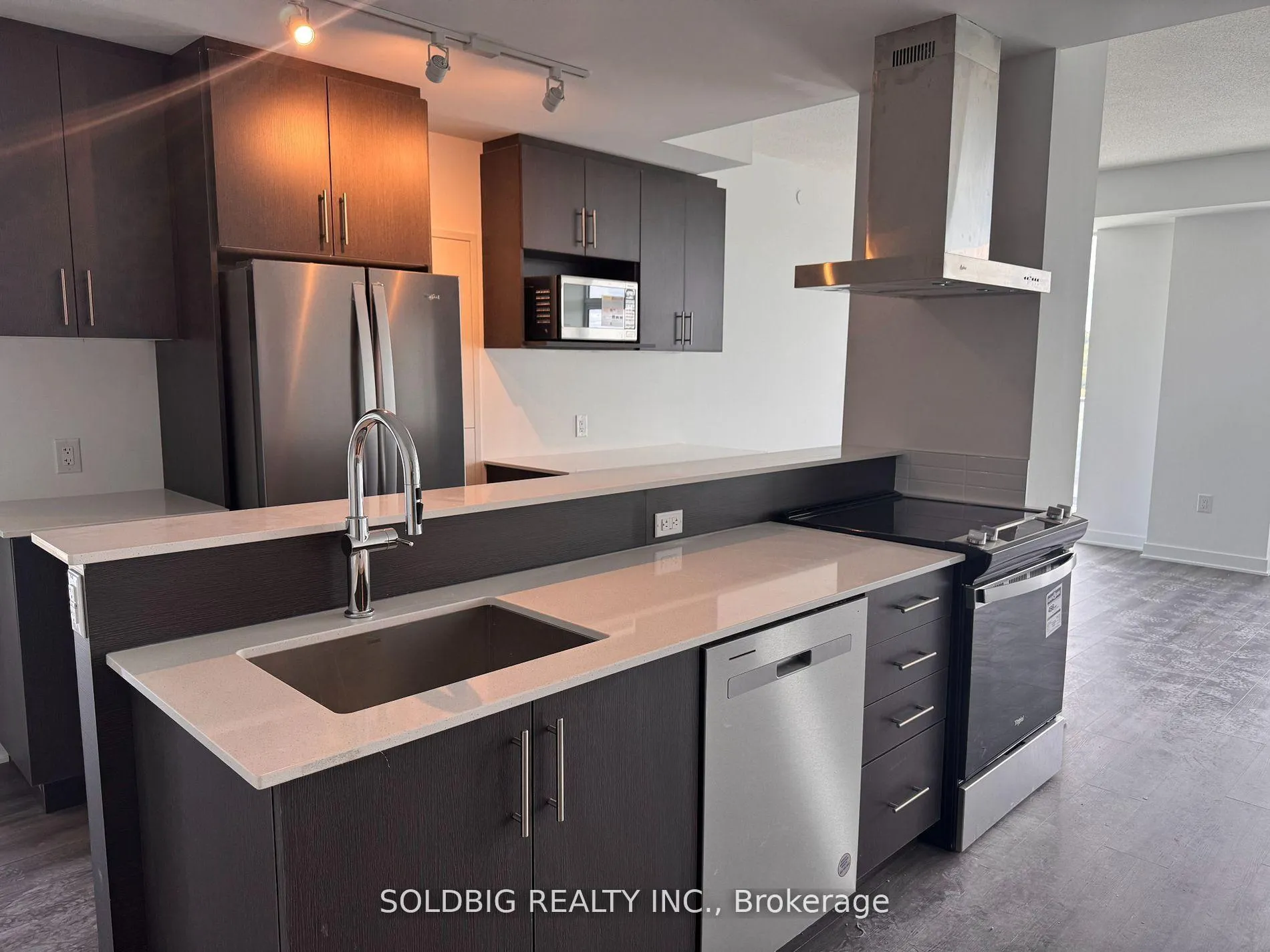 Photo 30 of Unit 917, 2782 Barton Street E, Hamilton, Riverdale — HOMEH