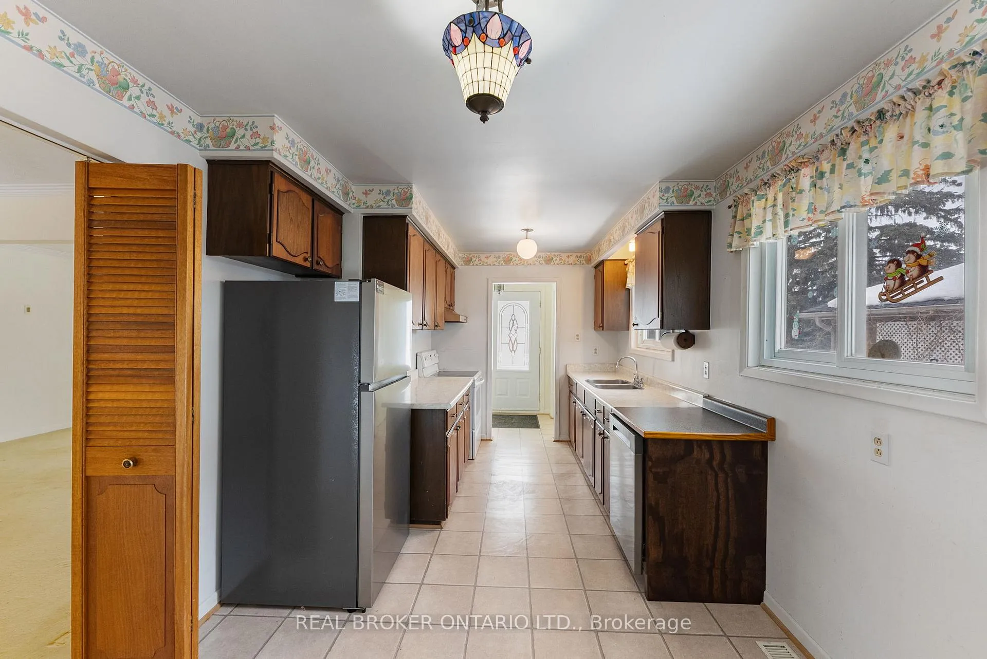 Photo 6 of 5 Joseph Street, Uxbridge — HOMEH