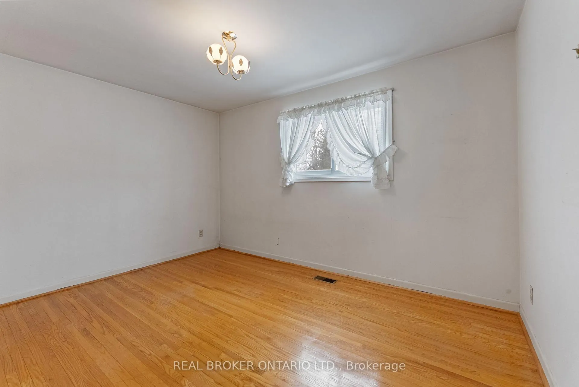 Photo 14 of 5 Joseph Street, Uxbridge — HOMEH
