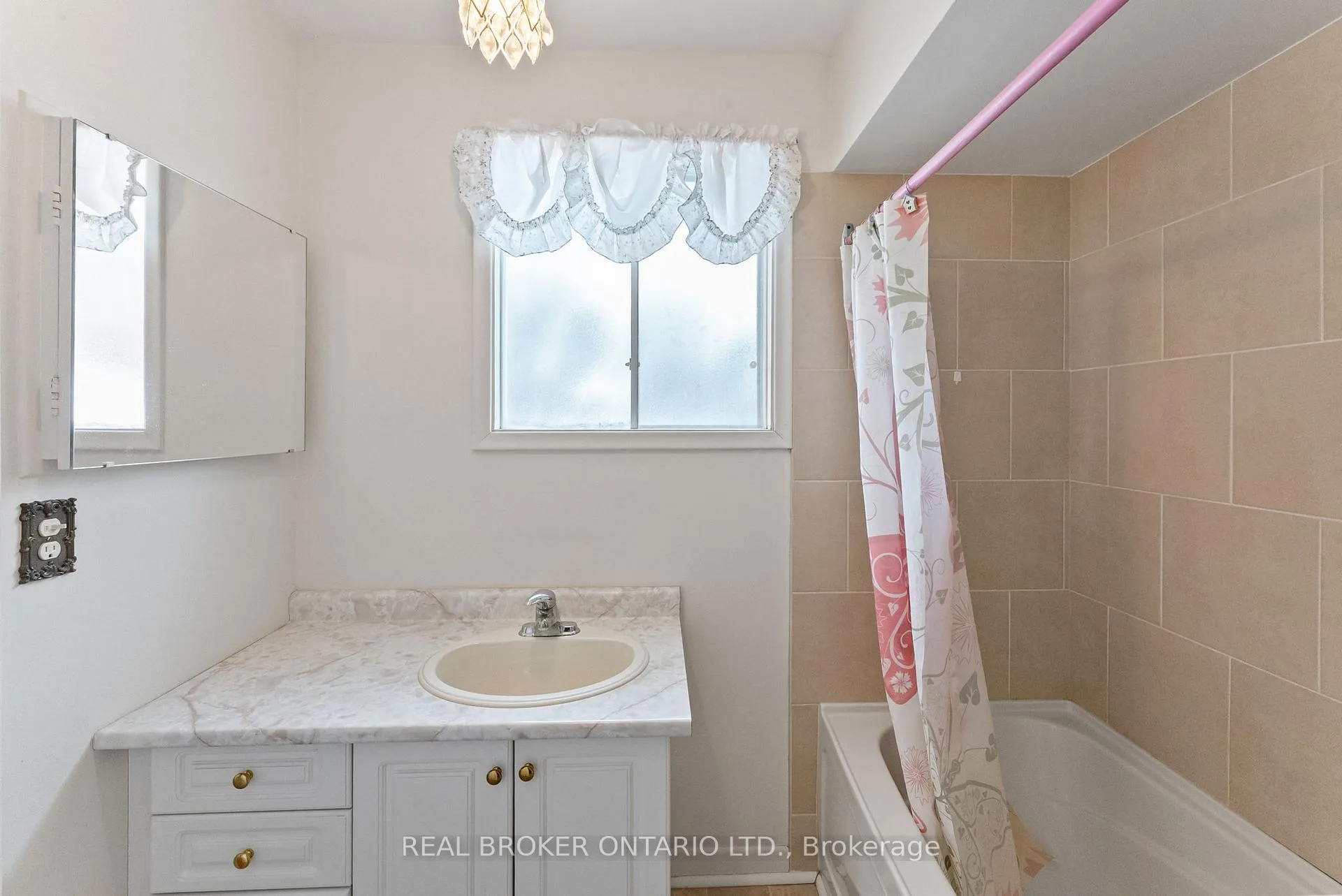 Photo 16 of 5 Joseph Street, Uxbridge — HOMEH
