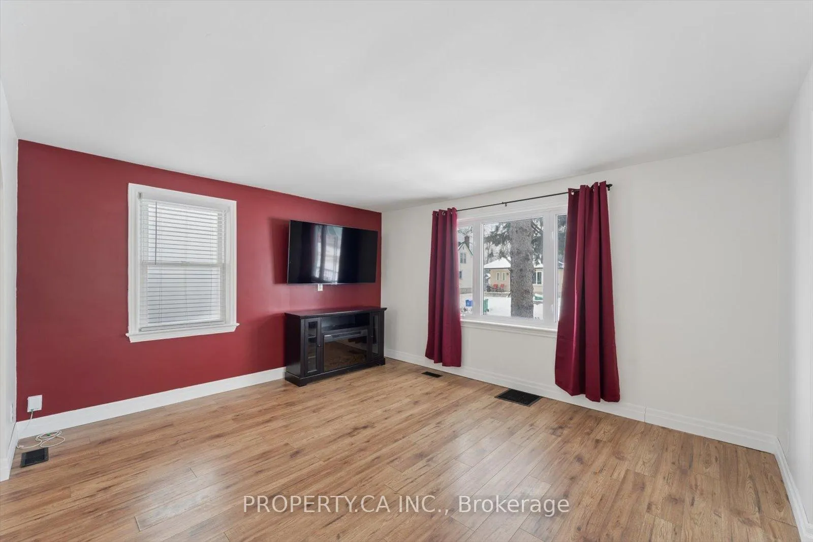 Photo 3 of 606 St Catherine Street, Peterborough, Otonabee Ward 1 — HOMEH