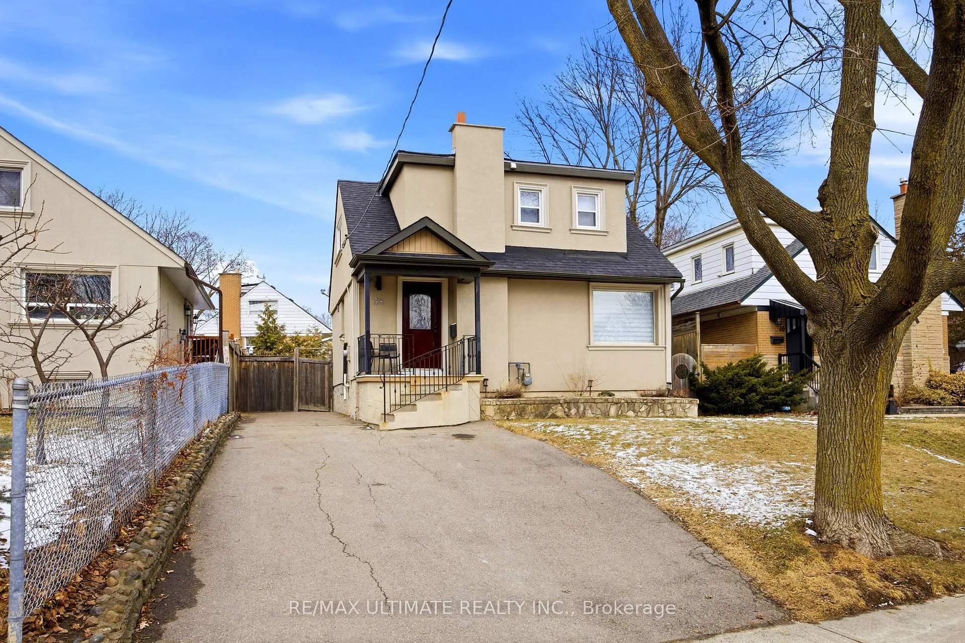 Photo 1 of 38 Clearbrooke Circle, Etobicoke, Rexdale-Kipling — HOMEH