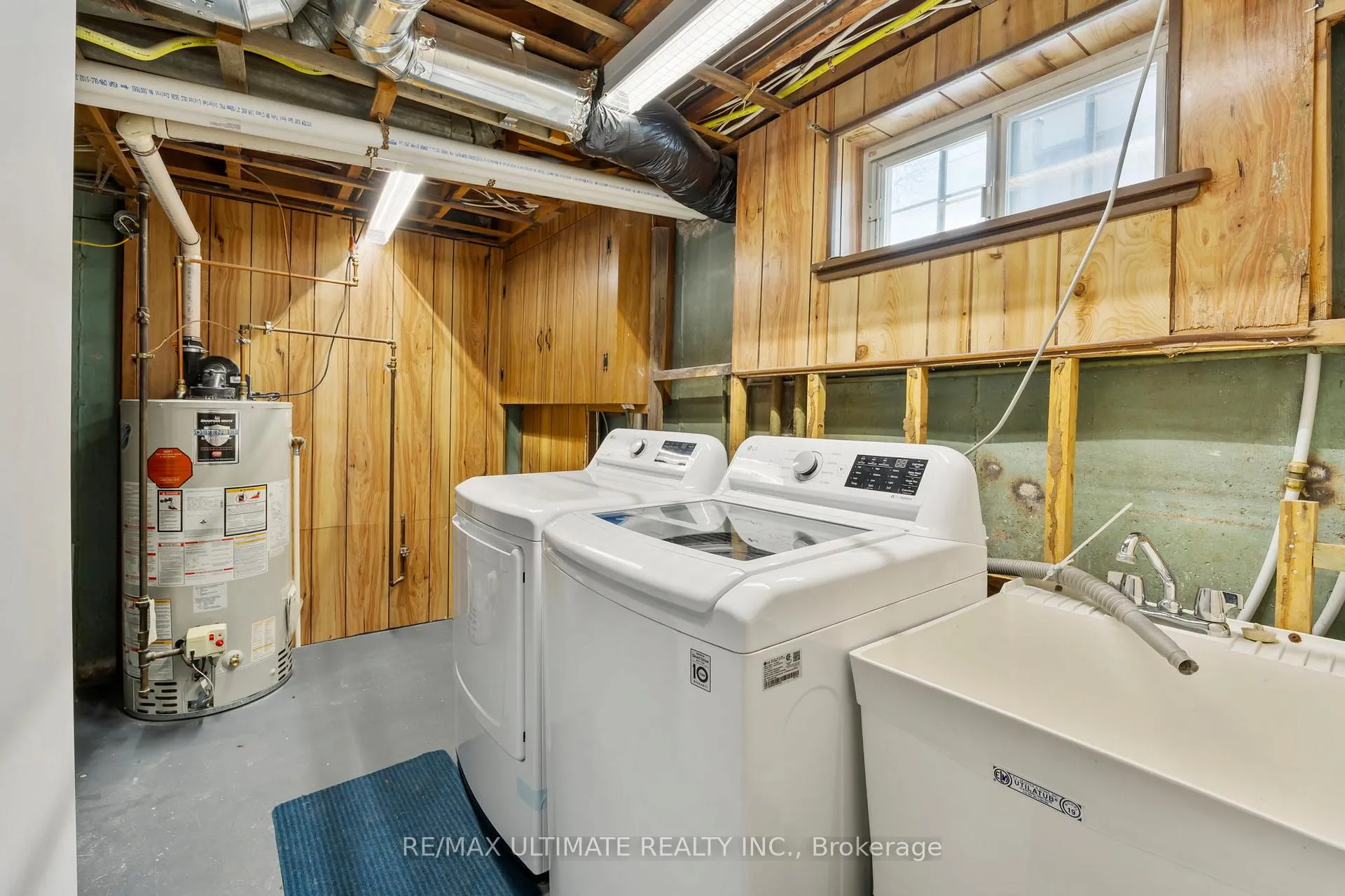 Photo 12 of 38 Clearbrooke Circle, Etobicoke, Rexdale-Kipling — HOMEH