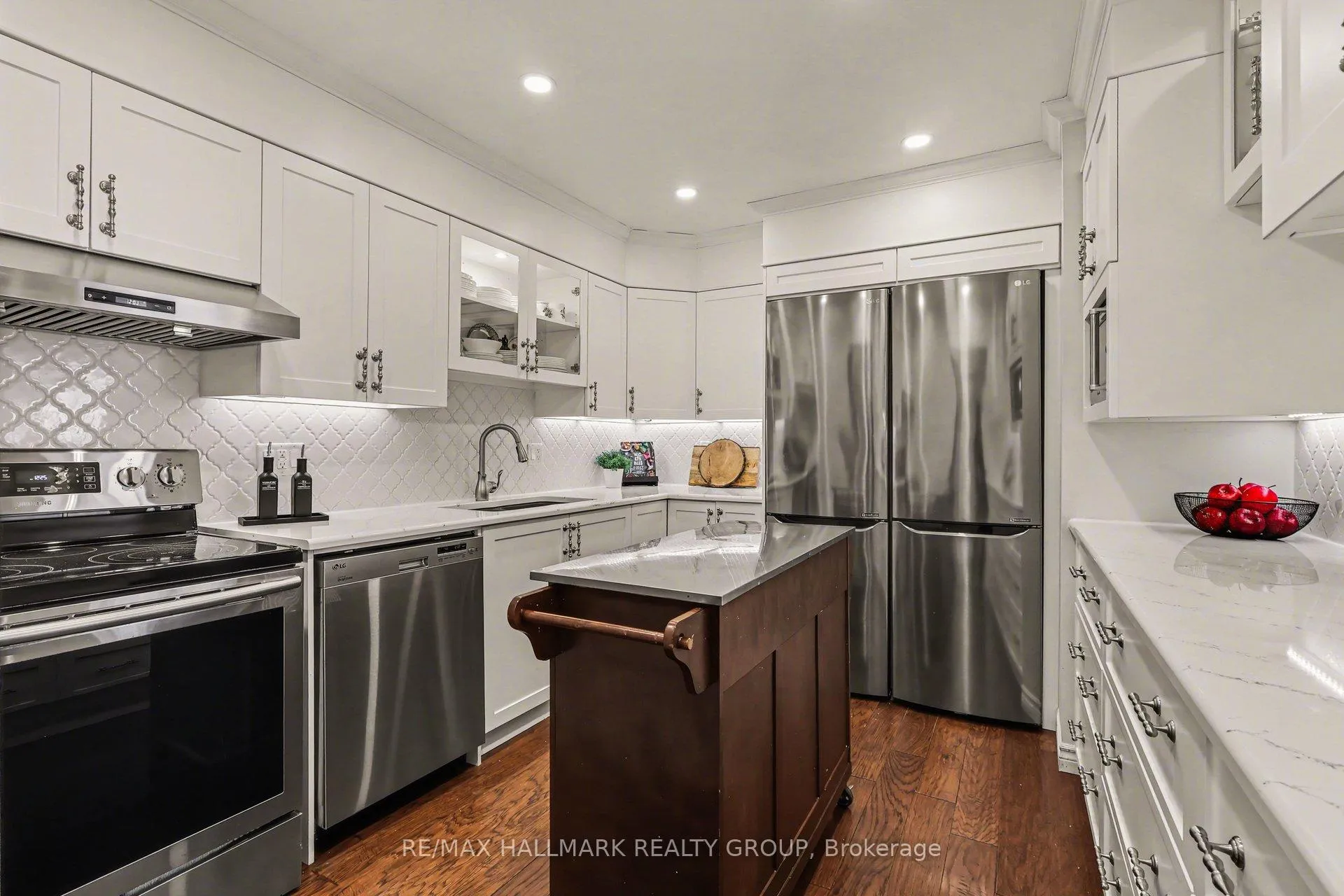 Photo 11 of Unit 301B, 995 North River Road, Ottawa, Overbrook — HOMEH