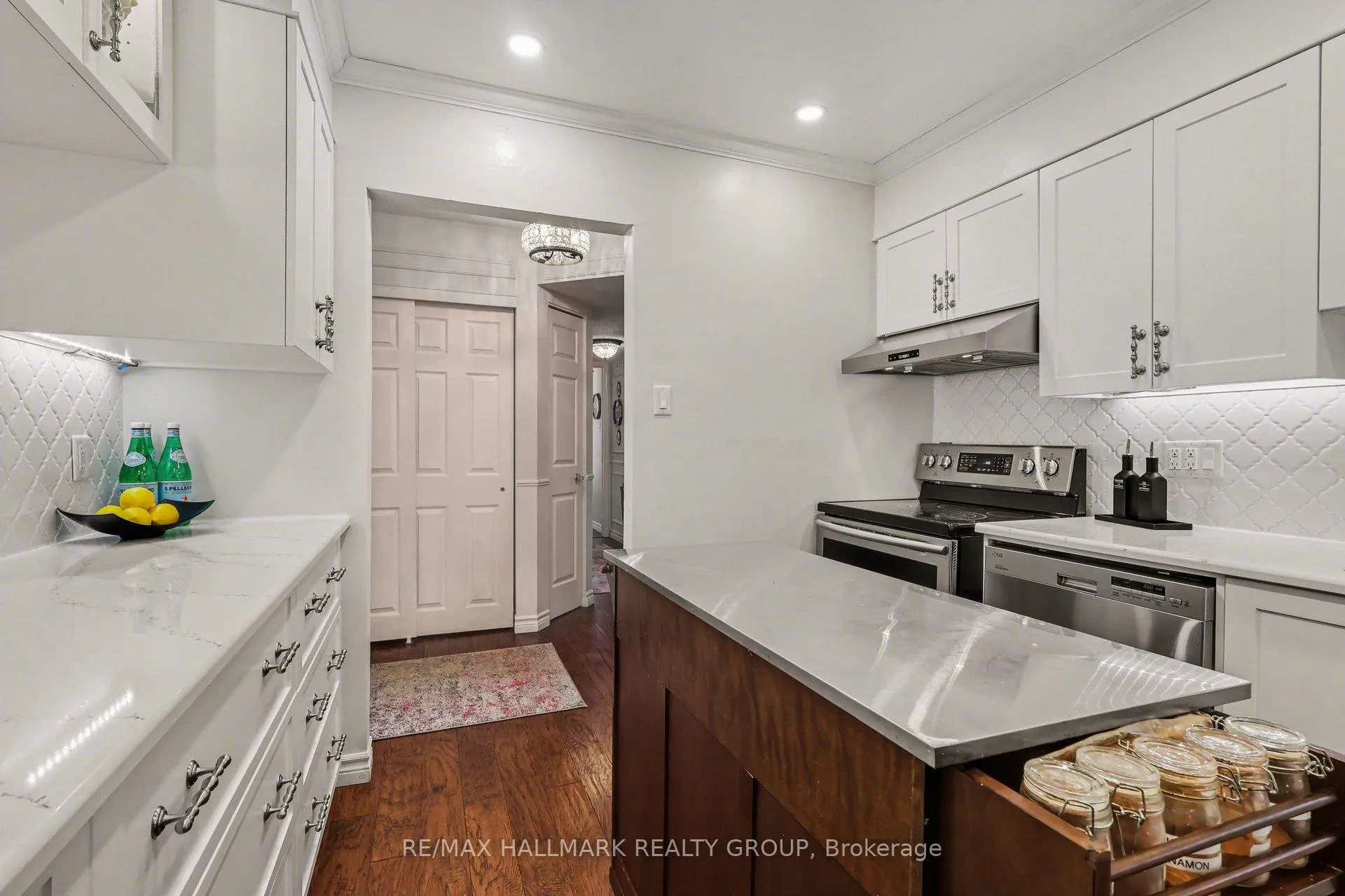 Photo 14 of Unit 301B, 995 North River Road, Ottawa, Overbrook — HOMEH