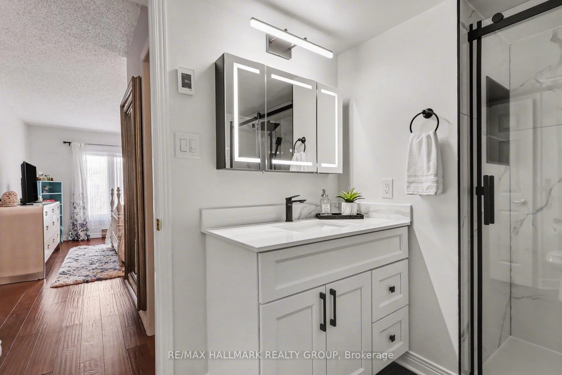Photo 18 of Unit 301B, 995 North River Road, Ottawa, Overbrook — HOMEH