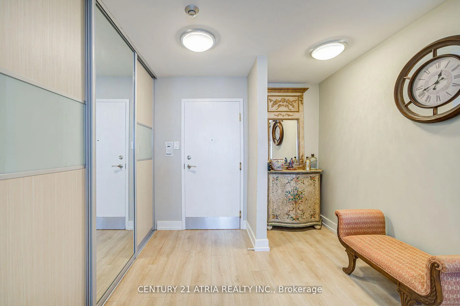 Photo 11 of Unit 909, 120 Promenade Circle, Vaughan, Brownridge — HOMEH