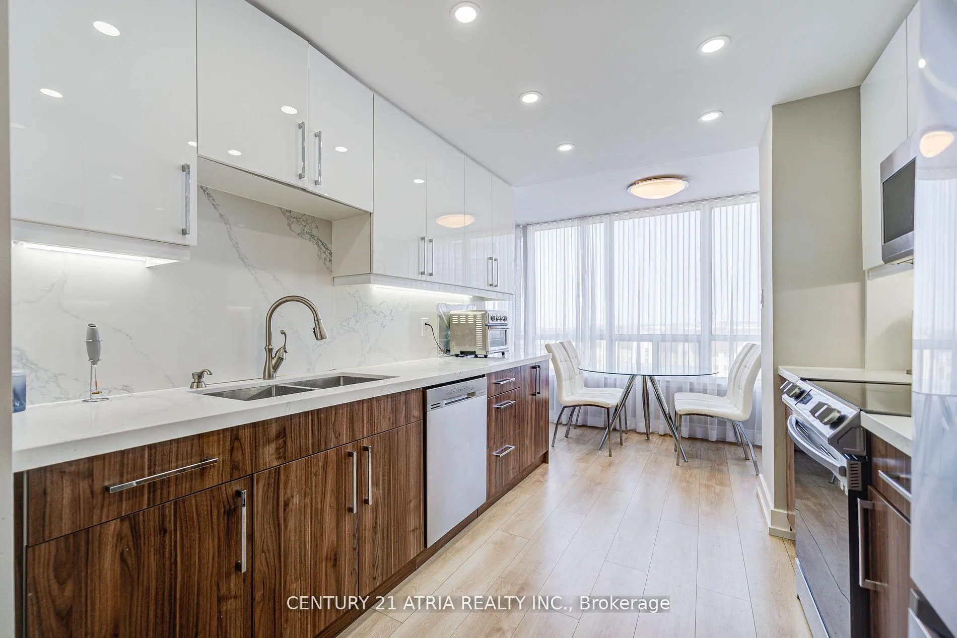 Photo 22 of Unit 909, 120 Promenade Circle, Vaughan, Brownridge — HOMEH