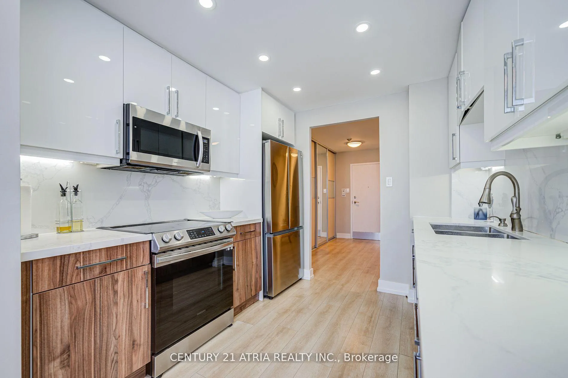Photo 23 of Unit 909, 120 Promenade Circle, Vaughan, Brownridge — HOMEH