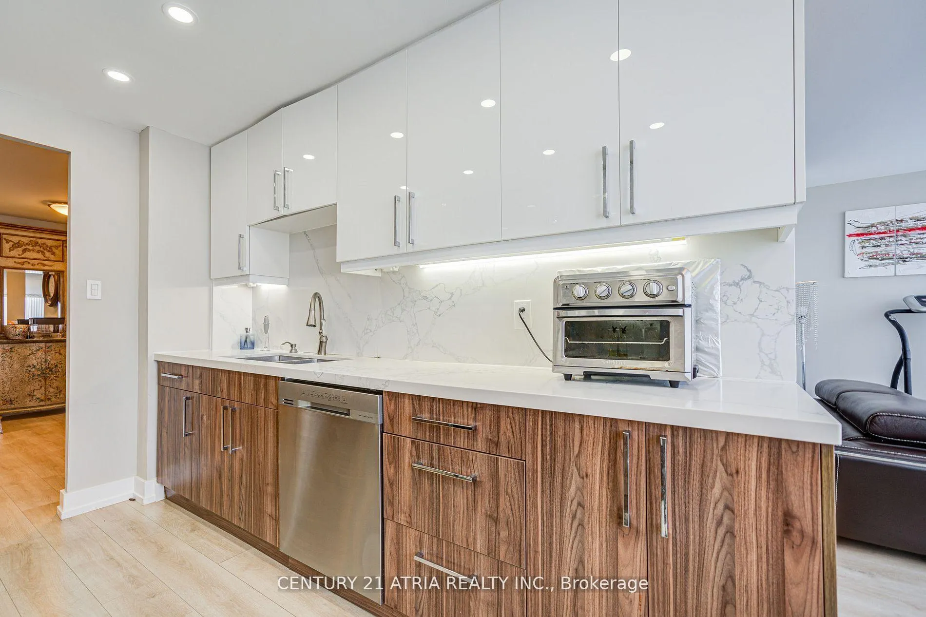 Photo 25 of Unit 909, 120 Promenade Circle, Vaughan, Brownridge — HOMEH