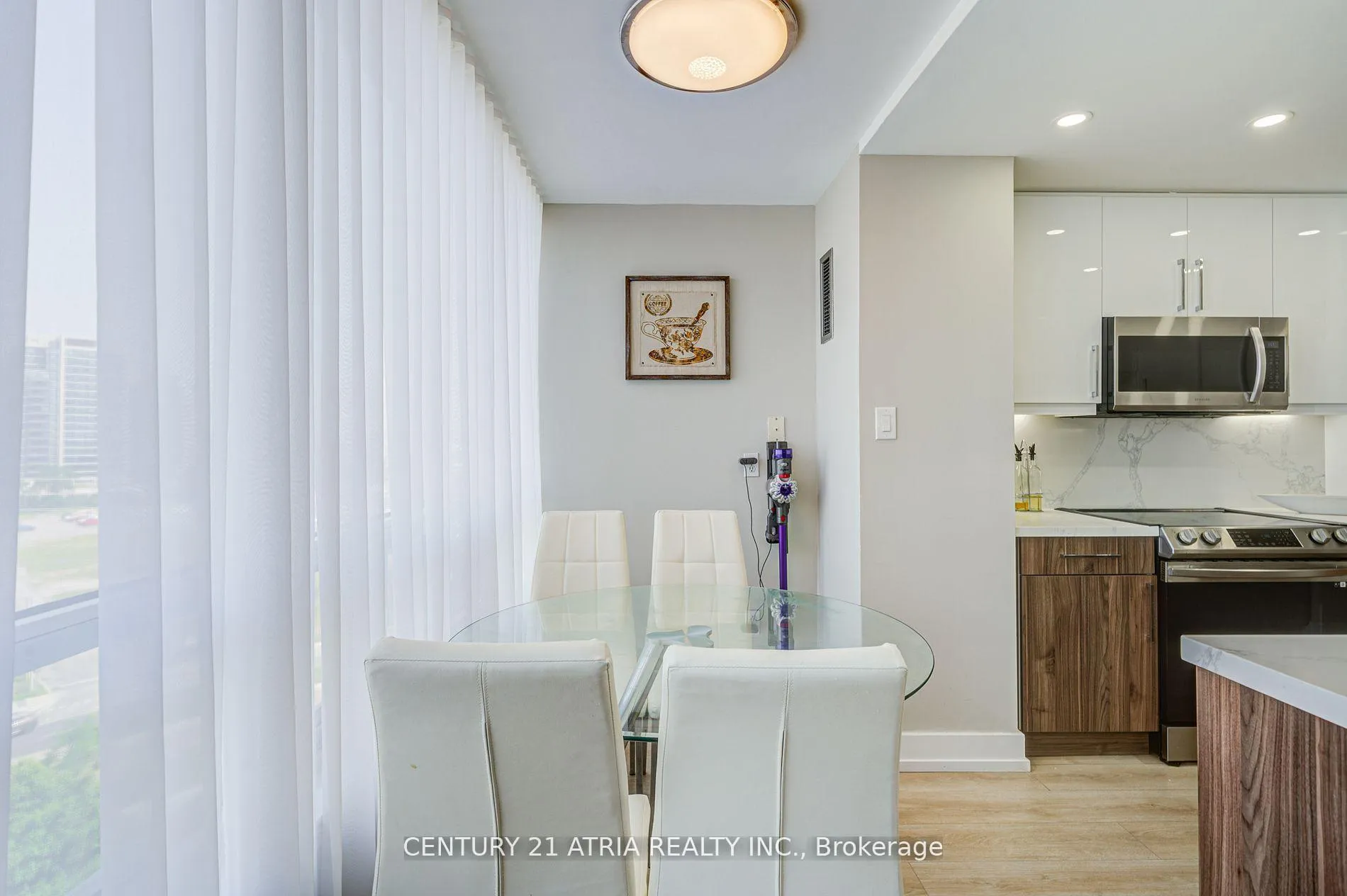 Photo 27 of Unit 909, 120 Promenade Circle, Vaughan, Brownridge — HOMEH