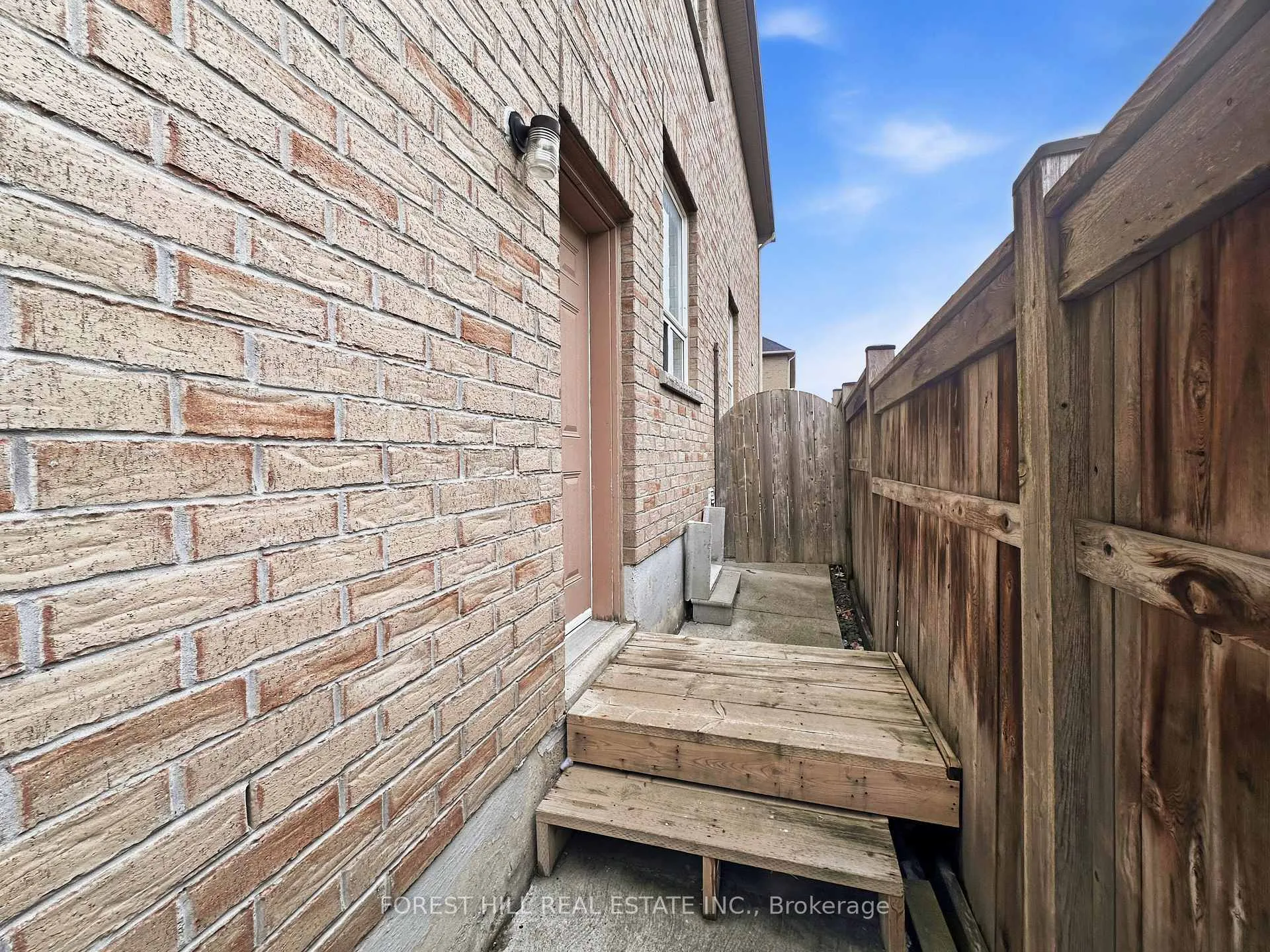 Photo 16 of Unit Bsmt, 51 Hadfield Circle, Brampton, Sandringham-Wellington — HOMEH
