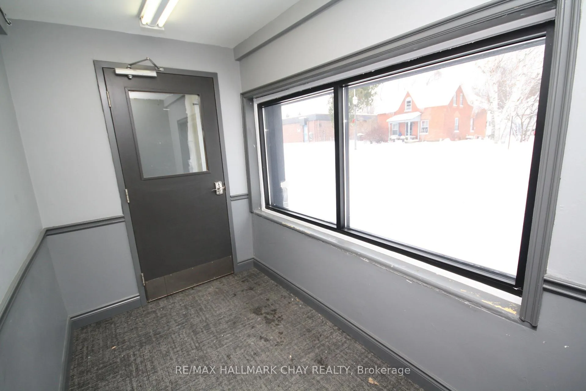 Photo 2 of Unit 5, 58 Queen Street W, Springwater, Elmvale — HOMEH
