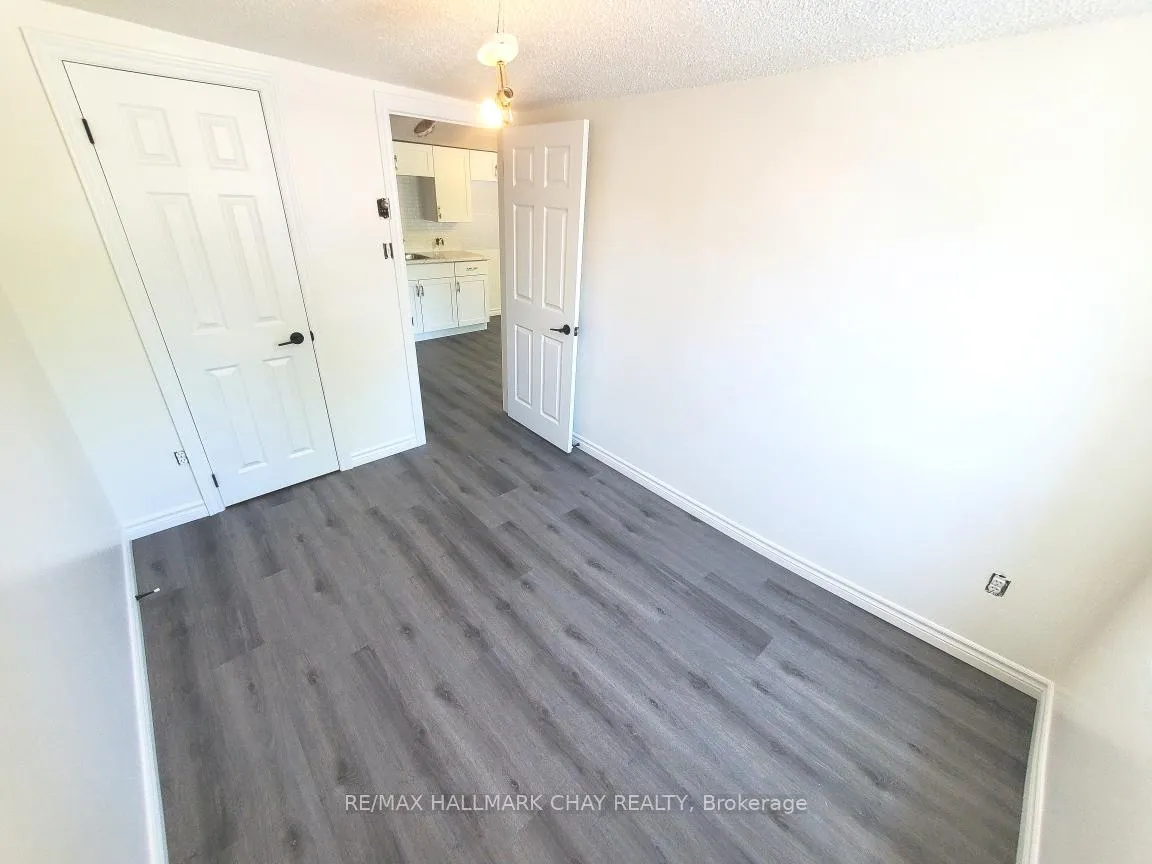 Photo 6 of Unit 5, 58 Queen Street W, Springwater, Elmvale — HOMEH