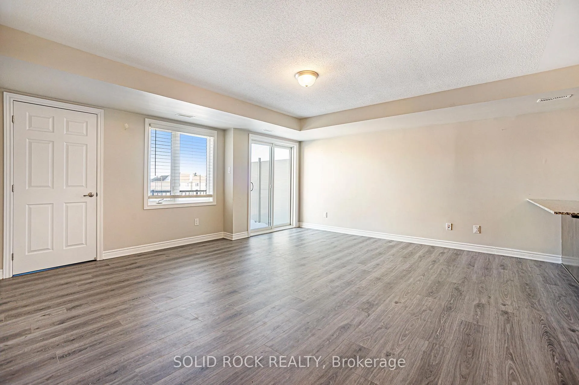 Photo 3 of Unit 42, 150 Walleye Private, Ottawa, Barrhaven - Half Moon Bay — HOMEH