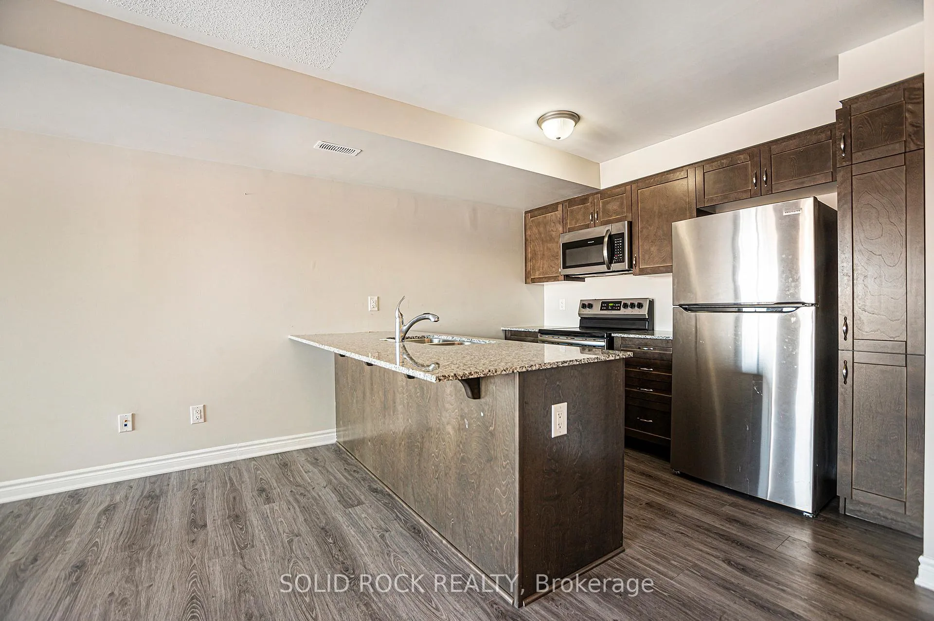 Photo 6 of Unit 42, 150 Walleye Private, Ottawa, Barrhaven - Half Moon Bay — HOMEH