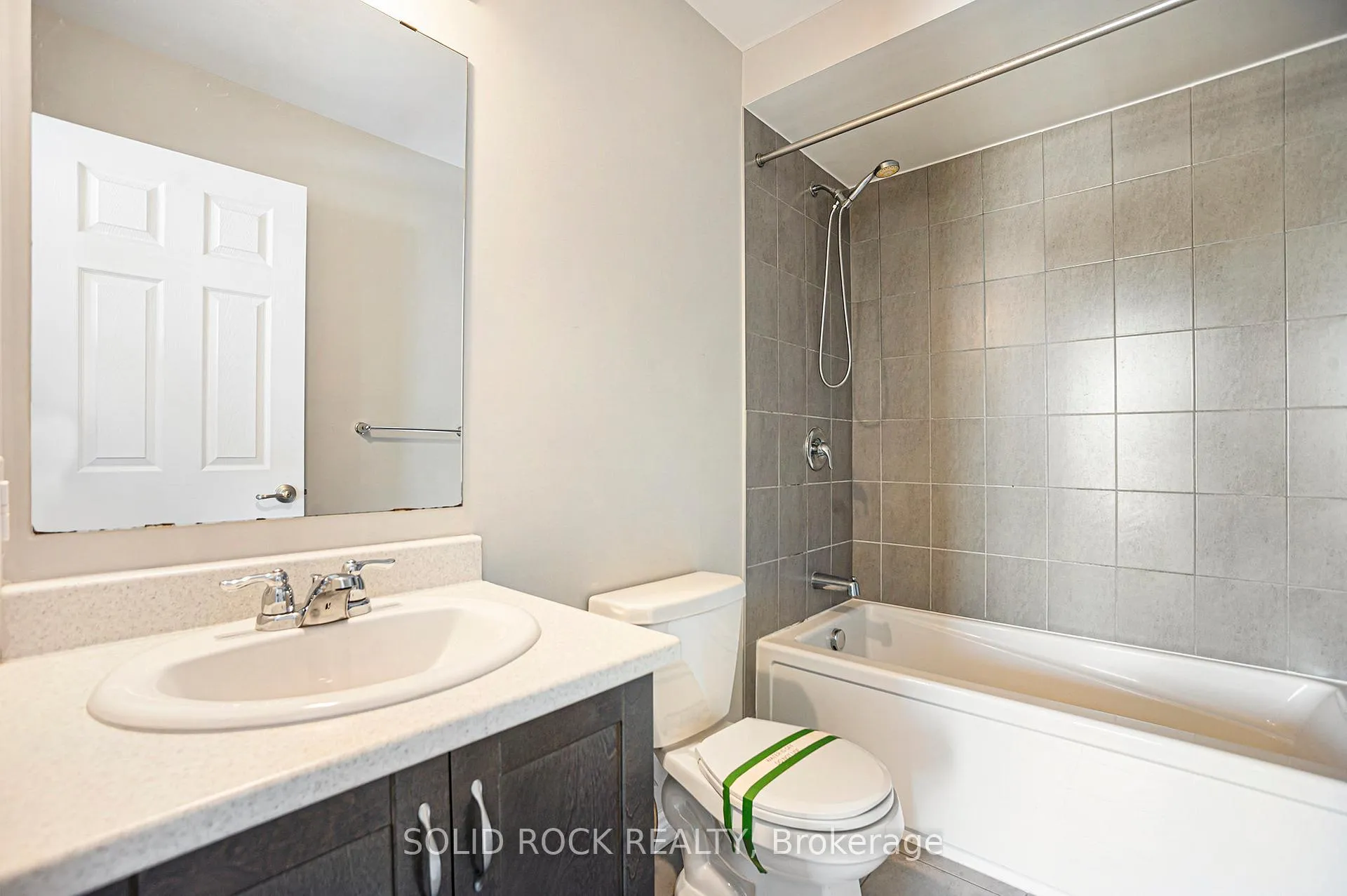 Photo 12 of Unit 42, 150 Walleye Private, Ottawa, Barrhaven - Half Moon Bay — HOMEH