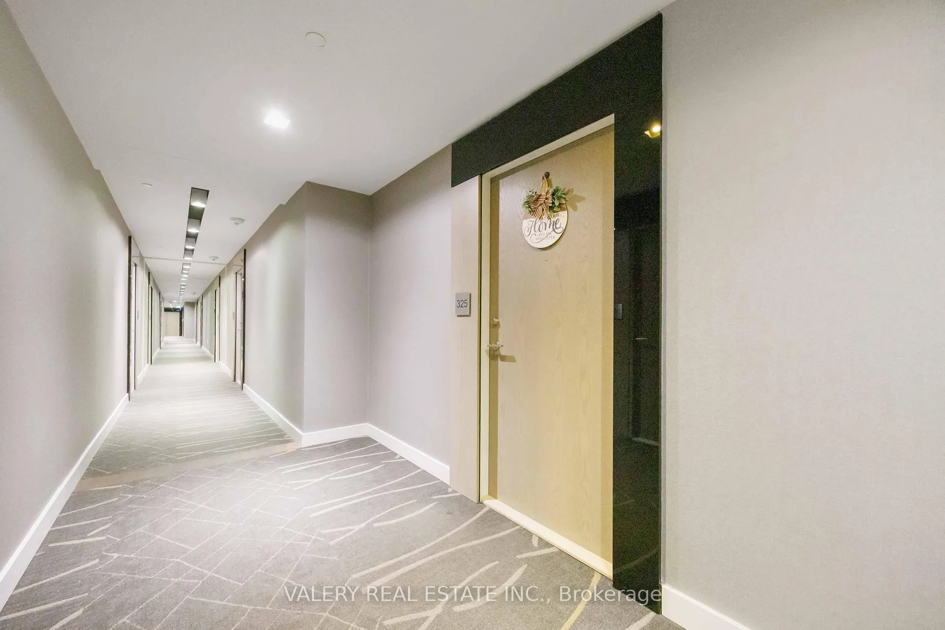 Photo 4 of Unit 325, 4800 Highway 7, Vaughan, East Woodbridge — HOMEH