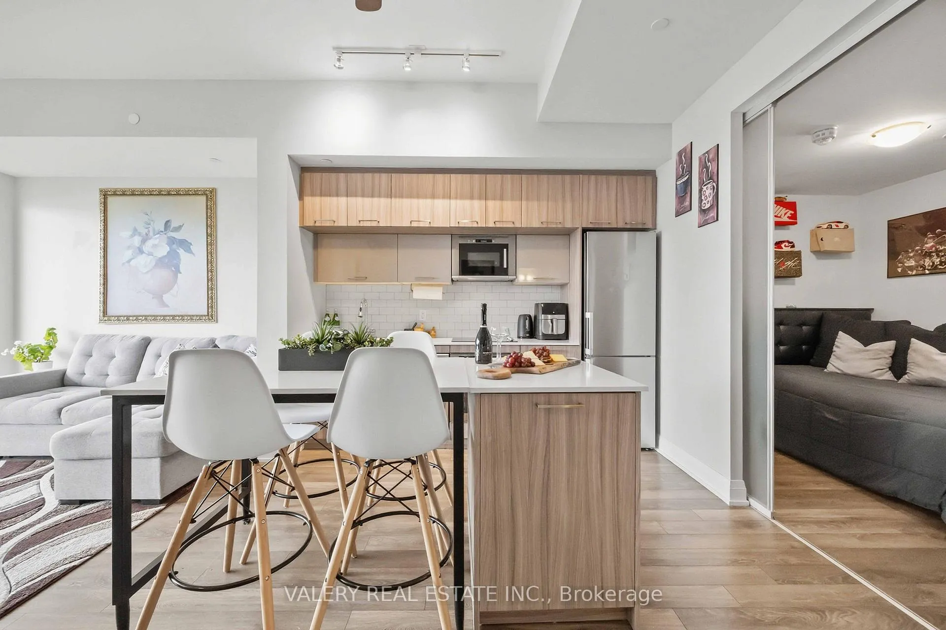 Photo 17 of Unit 325, 4800 Highway 7, Vaughan, East Woodbridge — HOMEH