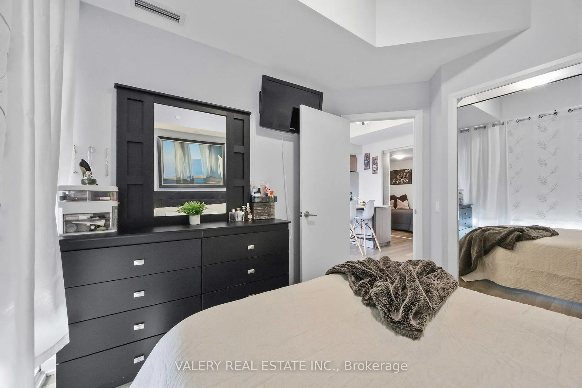 Photo 25 of Unit 325, 4800 Highway 7, Vaughan, East Woodbridge — HOMEH