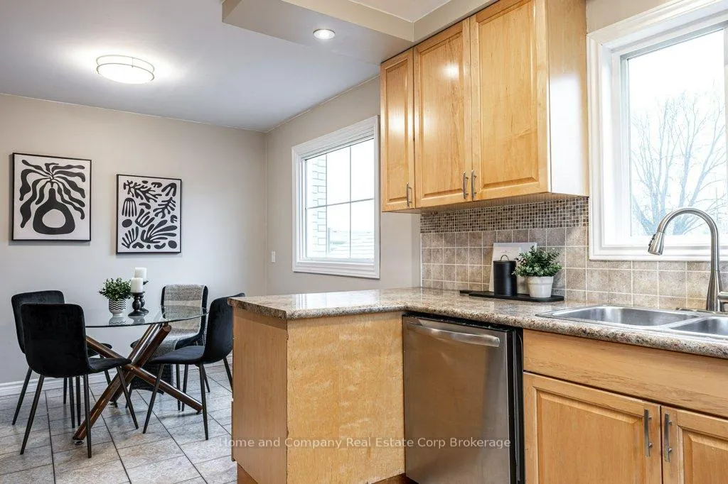 Photo 10 of 316 Elgin Crescent, Stratford — HOMEH