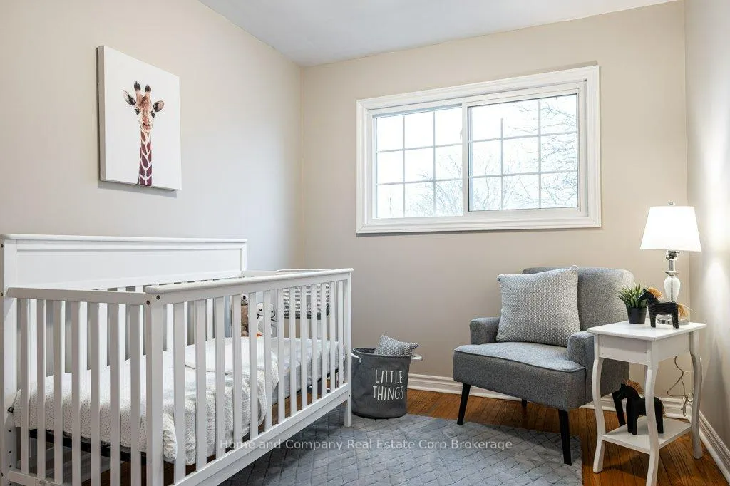 Photo 14 of 316 Elgin Crescent, Stratford — HOMEH