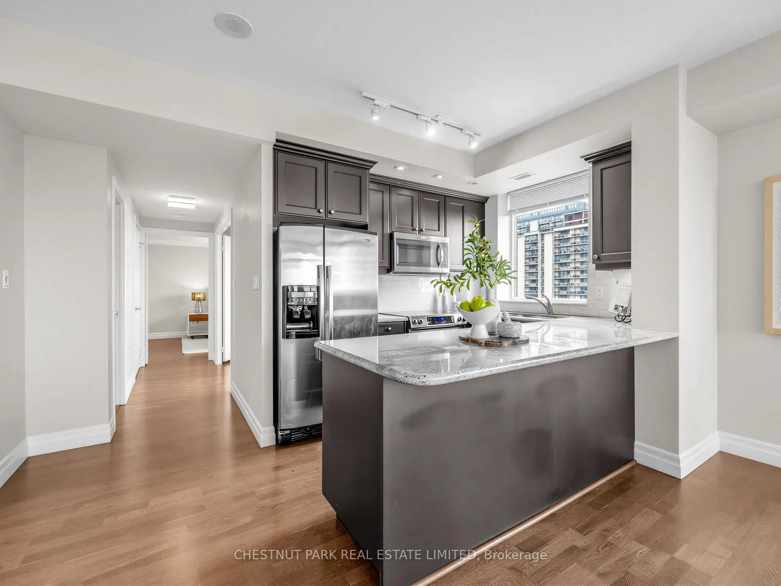Photo 4 of Unit PH1703, 900 Mount Pleasant Road, Toronto, Mount Pleasant West — HOMEH