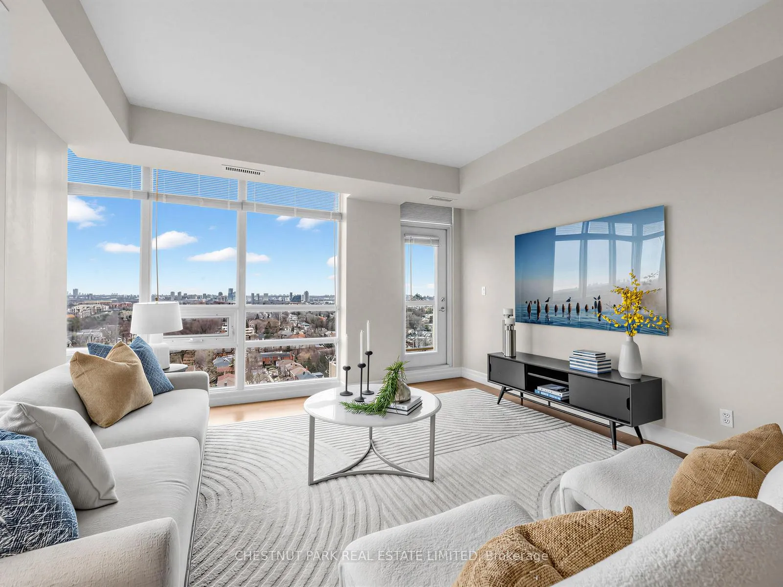 Photo 6 of Unit PH1703, 900 Mount Pleasant Road, Toronto, Mount Pleasant West — HOMEH
