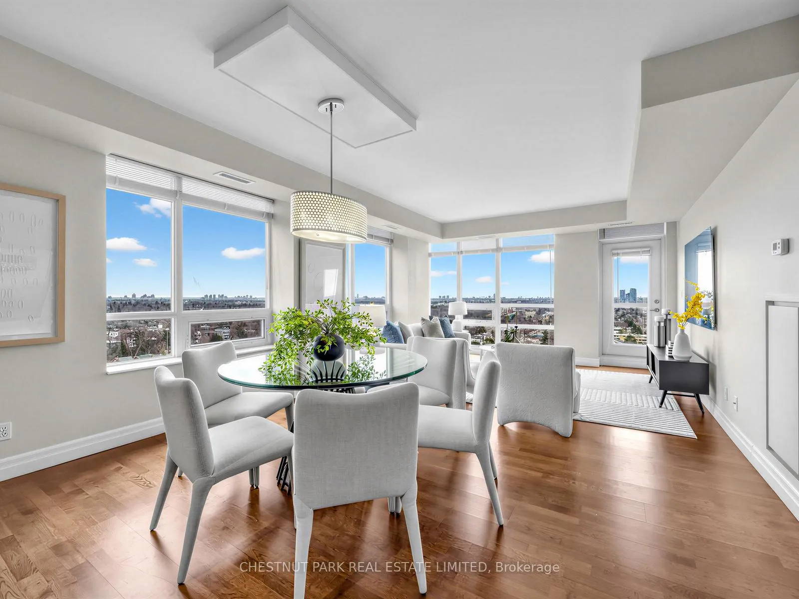 Photo 10 of Unit PH1703, 900 Mount Pleasant Road, Toronto, Mount Pleasant West — HOMEH