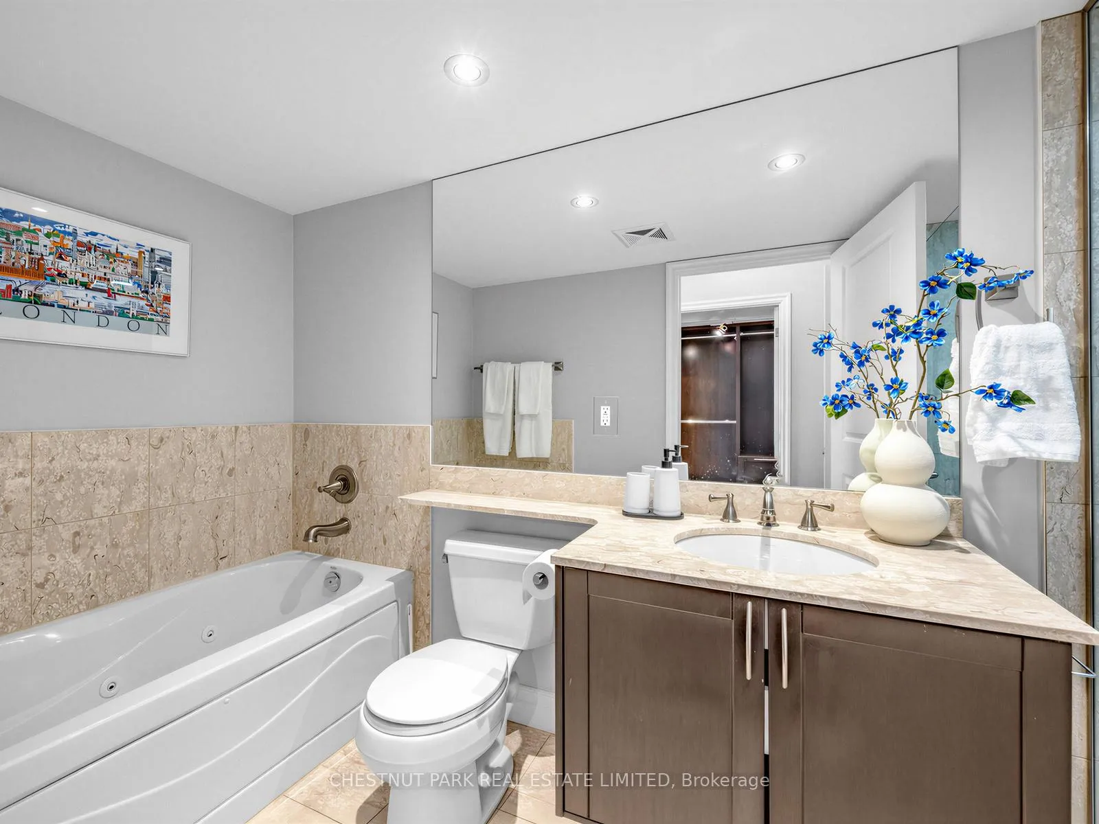 Photo 15 of Unit PH1703, 900 Mount Pleasant Road, Toronto, Mount Pleasant West — HOMEH