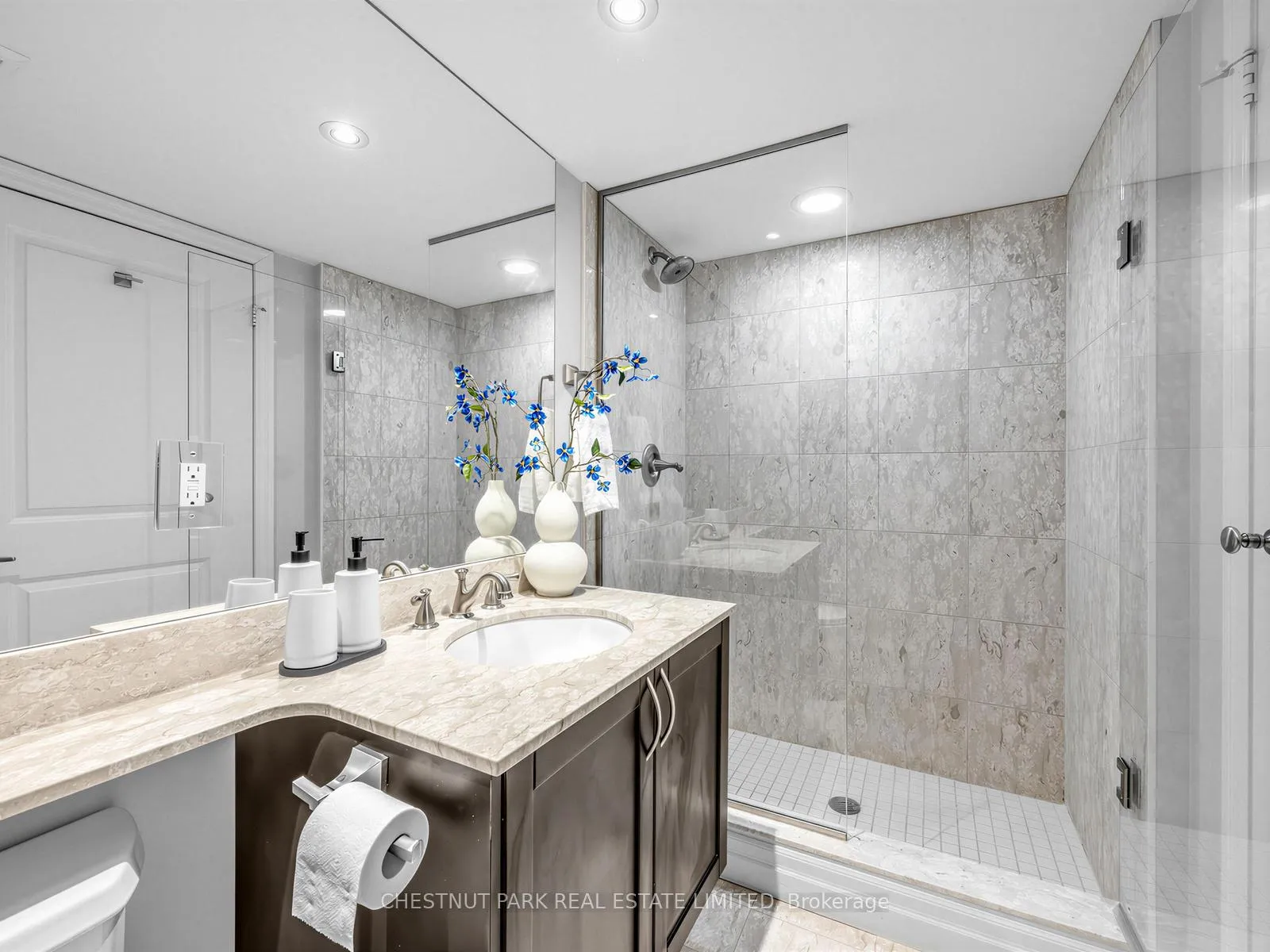 Photo 16 of Unit PH1703, 900 Mount Pleasant Road, Toronto, Mount Pleasant West — HOMEH