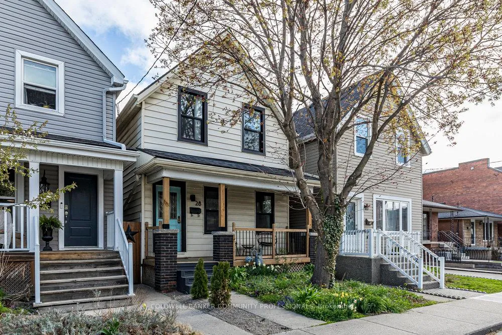Front of 28 Picton Street W