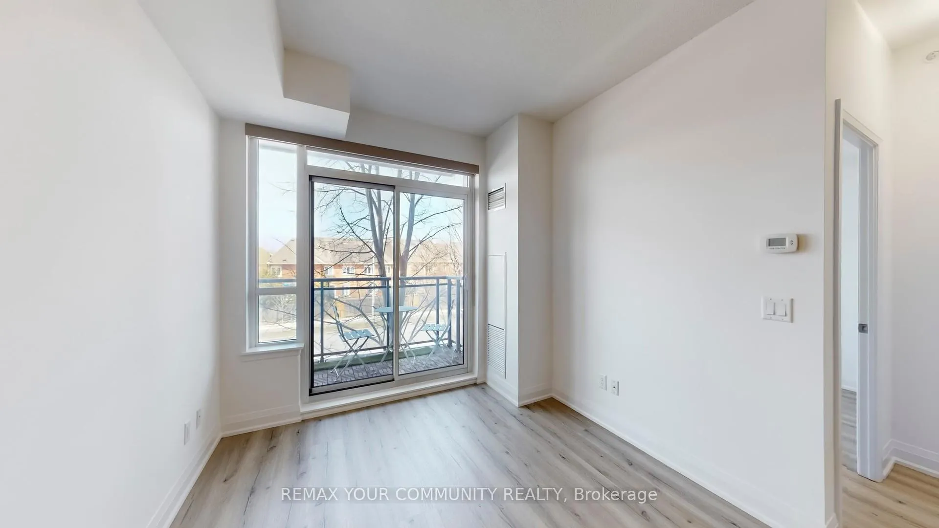Photo 3 of Unit 212, 95 North Park Road, Vaughan, Beverley Glen — HOMEH