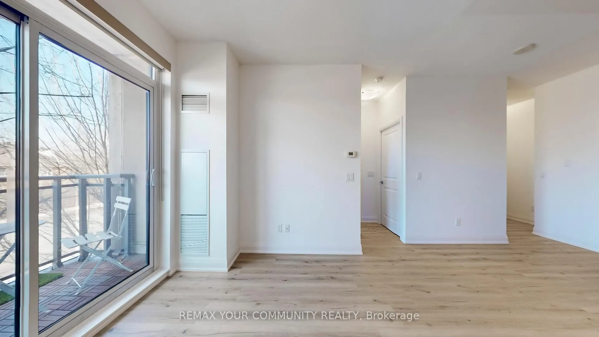 Photo 4 of Unit 212, 95 North Park Road, Vaughan, Beverley Glen — HOMEH