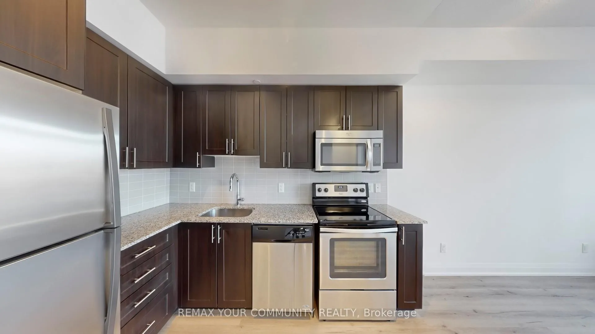 Photo 7 of Unit 212, 95 North Park Road, Vaughan, Beverley Glen — HOMEH