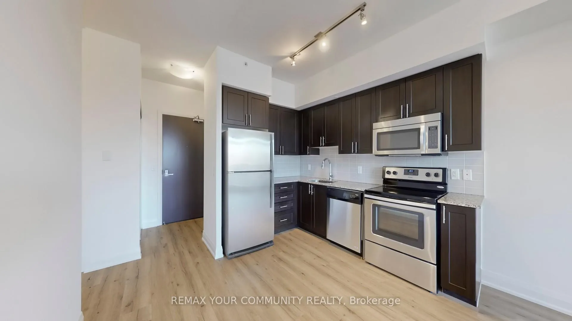 Photo 8 of Unit 212, 95 North Park Road, Vaughan, Beverley Glen — HOMEH
