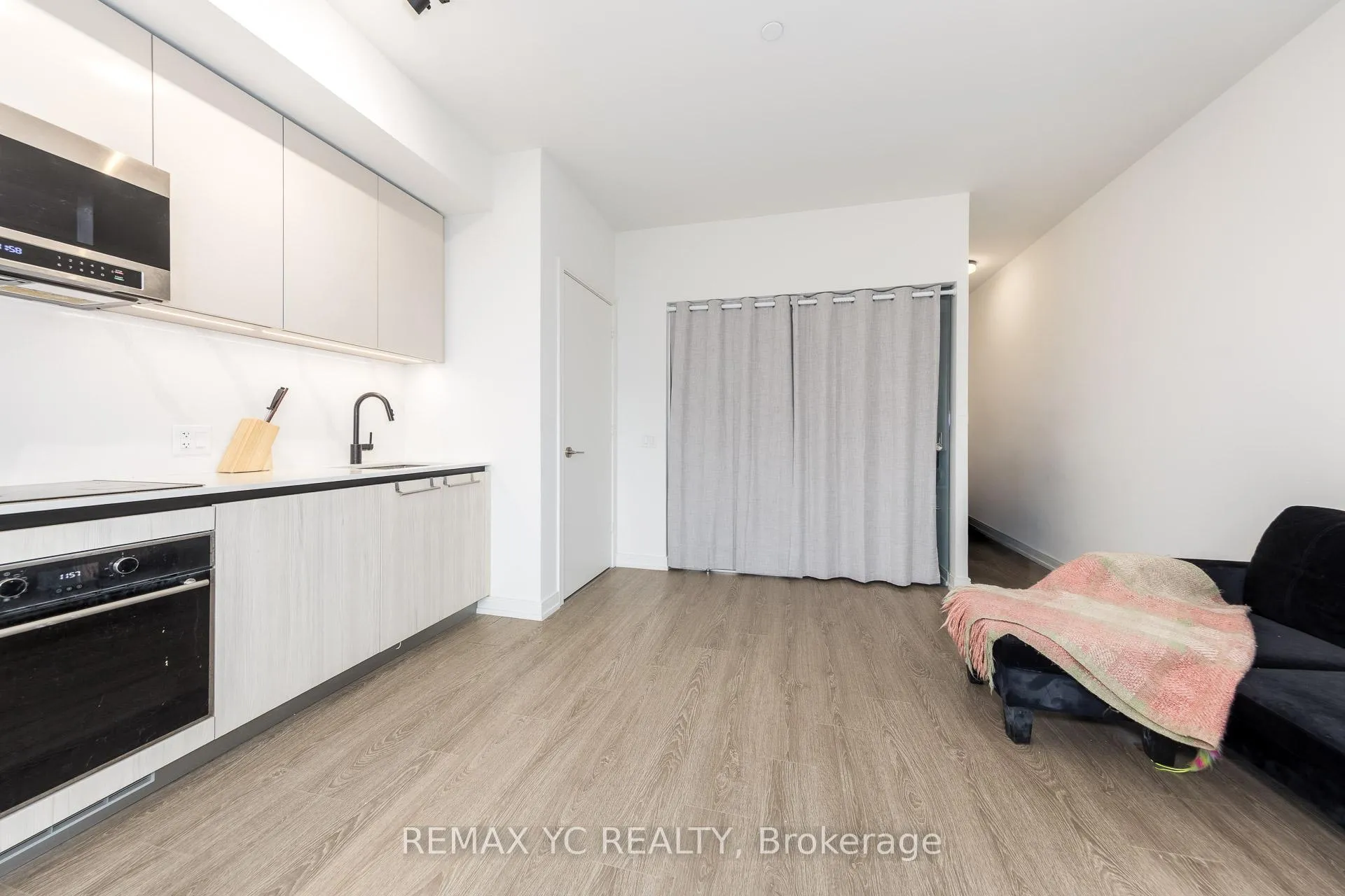 Photo 12 of Unit 804, 425 Front Street E, Toronto, Waterfront Communities — HOMEH