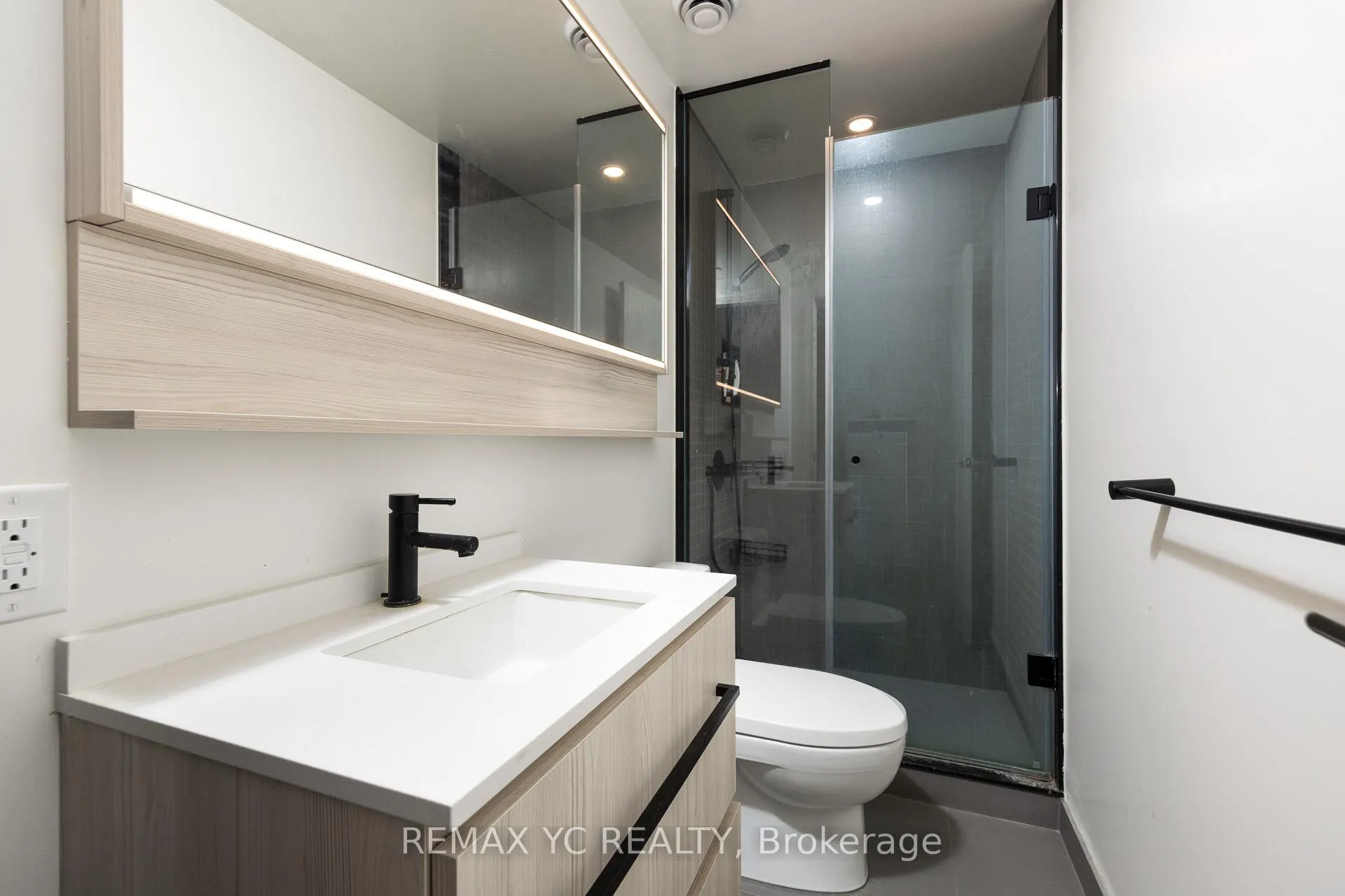 Photo 16 of Unit 804, 425 Front Street E, Toronto, Waterfront Communities — HOMEH