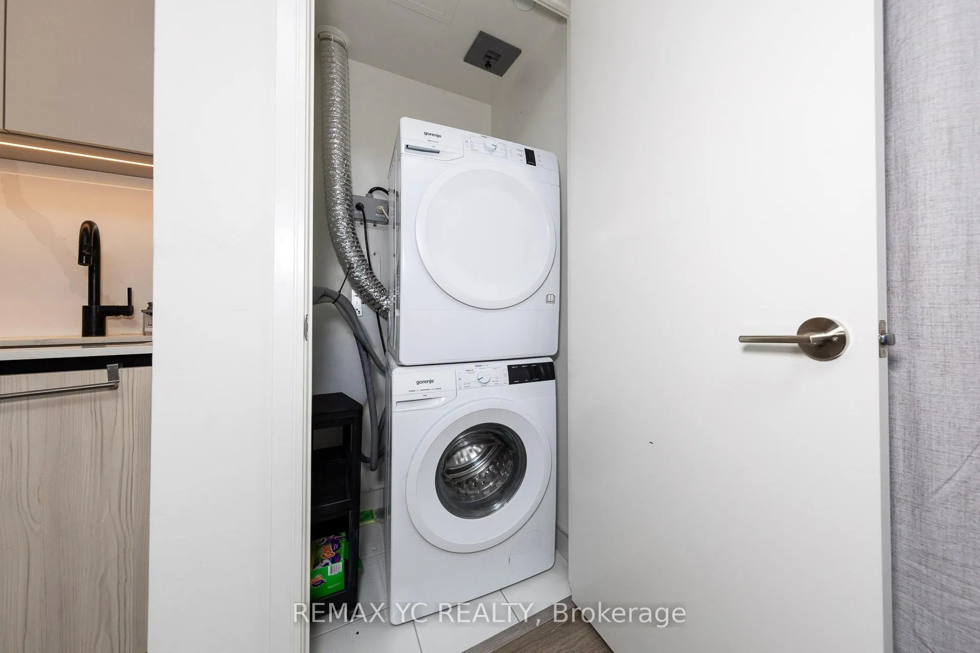 Photo 17 of Unit 804, 425 Front Street E, Toronto, Waterfront Communities — HOMEH
