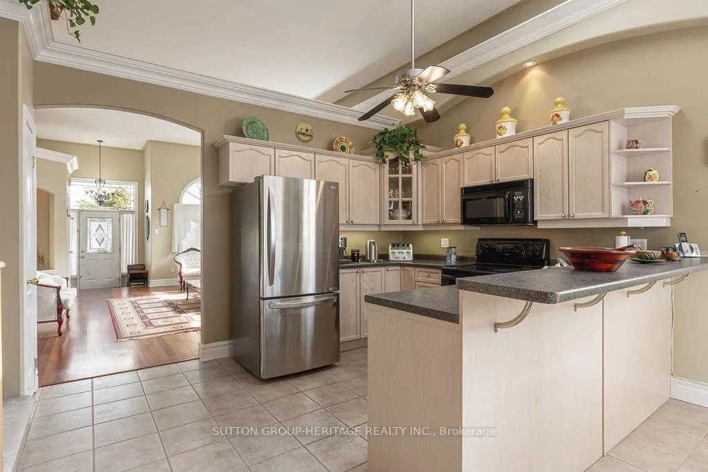 Photo 10 of 56 Fenning Drive, Clarington, Courtice — HOMEH
