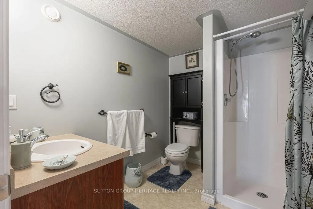 Photo 24 of 56 Fenning Drive, Clarington, Courtice — HOMEH