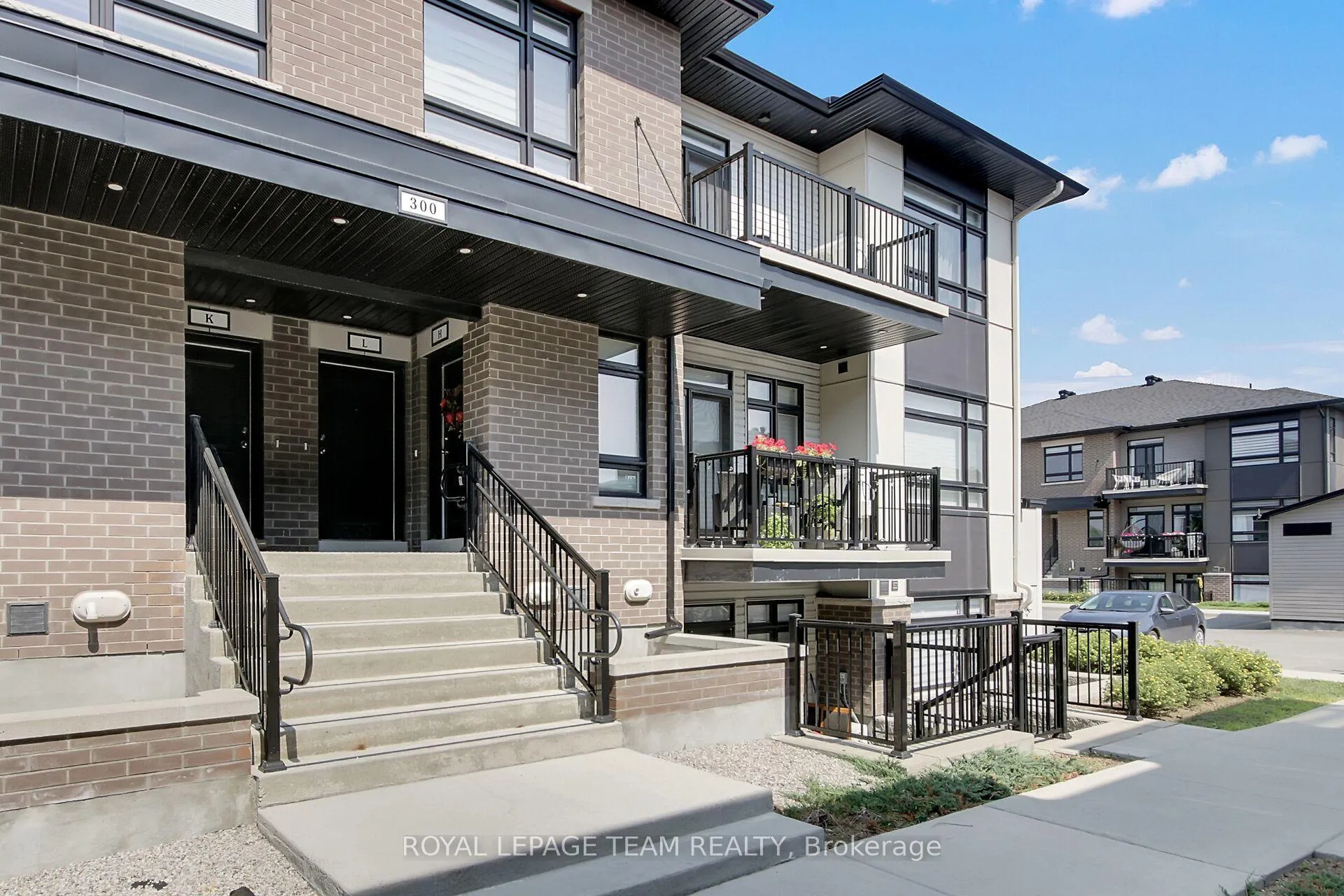 Photo 1 of Unit H, 300 Tulum Crescent, Ottawa, Kanata - Emerald Meadows/Trailwest — HOMEH